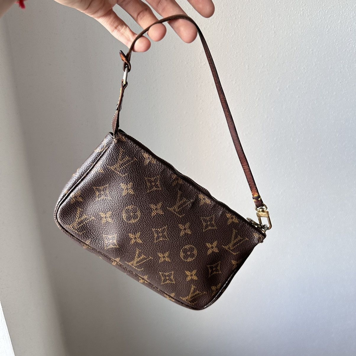 Louis Vuitton 1998s Louis Vuitton Vintage Monogram LV Pochette Bag SL0998 Size ONE SIZE - 7 Thumbnail