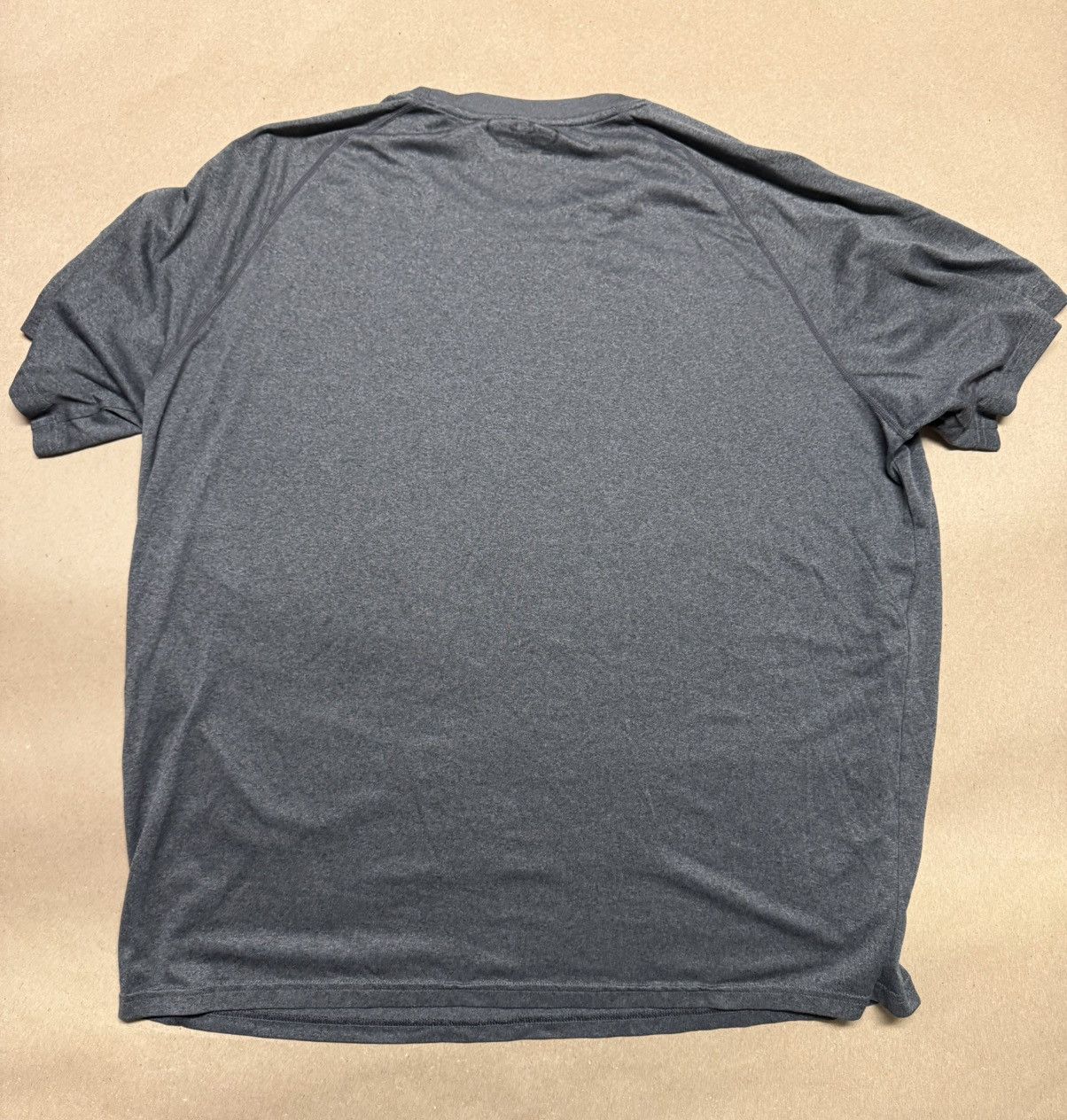 Under Armour Under Armour Heat Gear Loose Shirt Gray size XL Rare! Size US XL / EU 56 / 4 - 2 Thumbnail