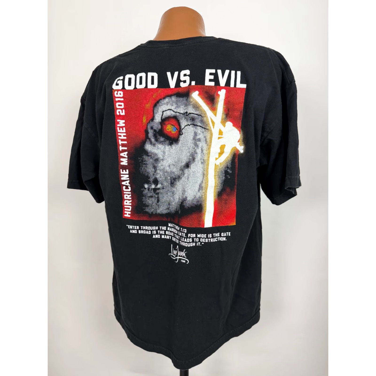 Vintage Lineman Shirt Bayside T-Shirt XXL Men Black 2016 Hurricane Matthew Good vs Evil Power Lines Linejunk USA Vintage No Size US XL / EU 56 / 4 - 2 Thumbnail