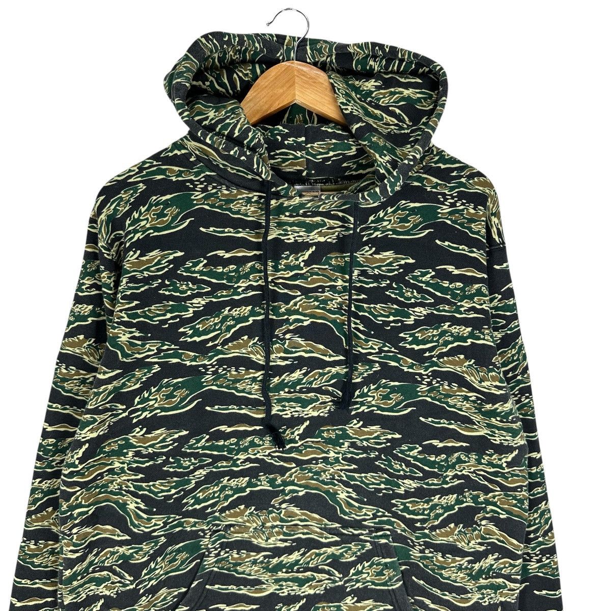 Japanese Brand LIFE MAX CAMO TIGER STRIPE HOODIE SWEATSHIRT Size US XL / EU 56 / 4 - 4 Thumbnail