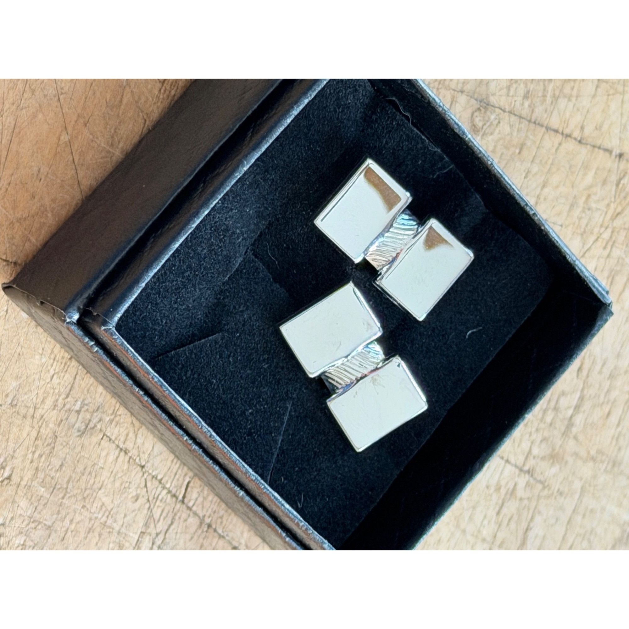 Other Silver Square Cufflinks With Ribbed Detail In Gift Box Size ONE SIZE - 4 Thumbnail