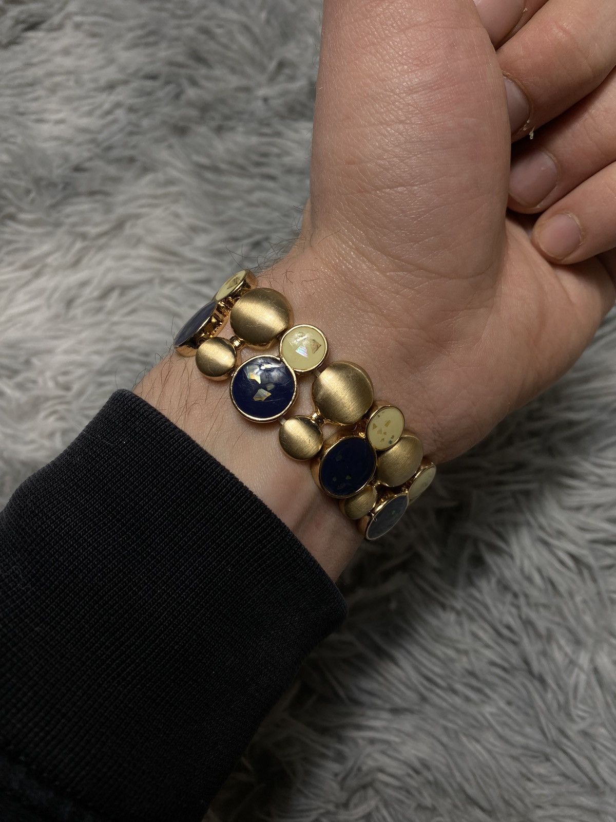 Jewelry Gold-Tone Bracelet with Cracked Glass Effect | Modern Style Size ONE SIZE - 9 Thumbnail