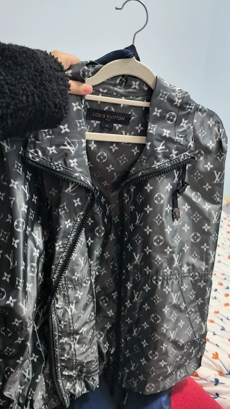 Louis Vuitton Louis Vuitton size 34 Thin Jacket 2503-Nextarrow Size US M / EU 48-50 / 2 - 1 Thumbnail