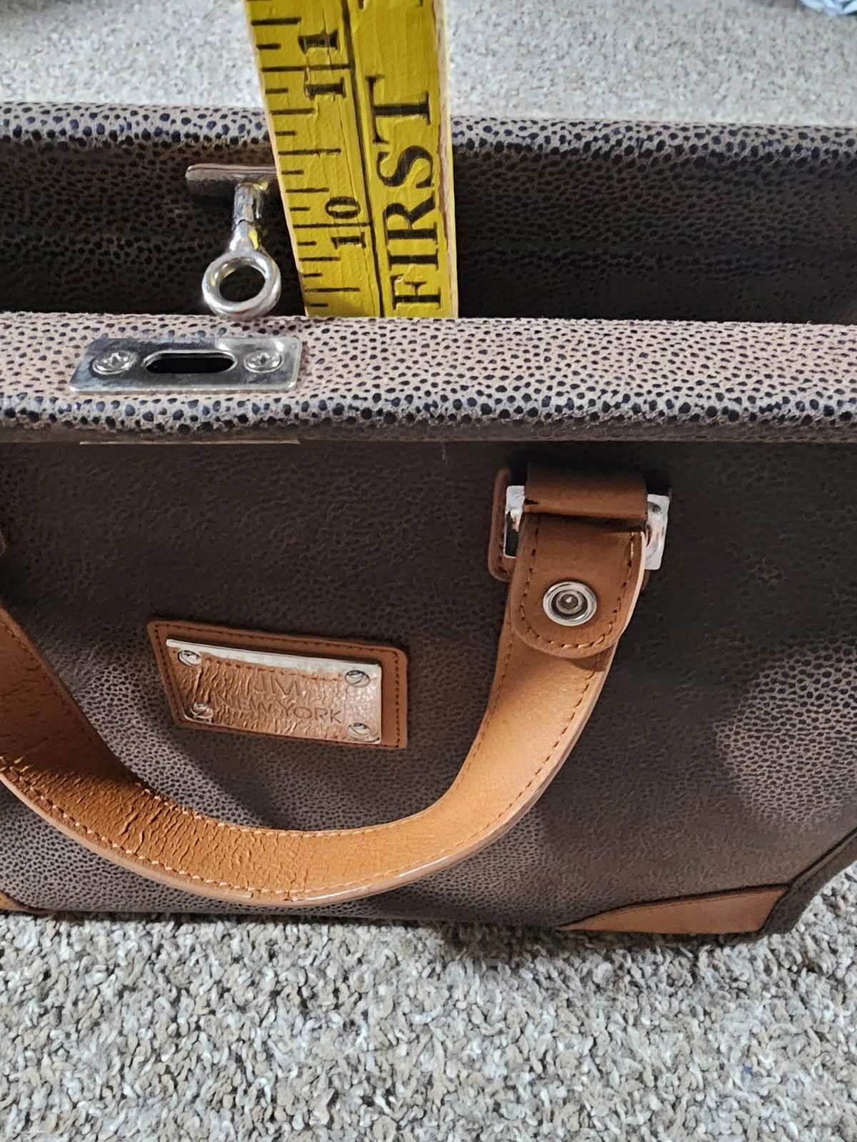 New York Yankees JM NEW YORK DOCTOR STYLE BAG Brown SEE PICTURES Size ONE SIZE - 7 Thumbnail