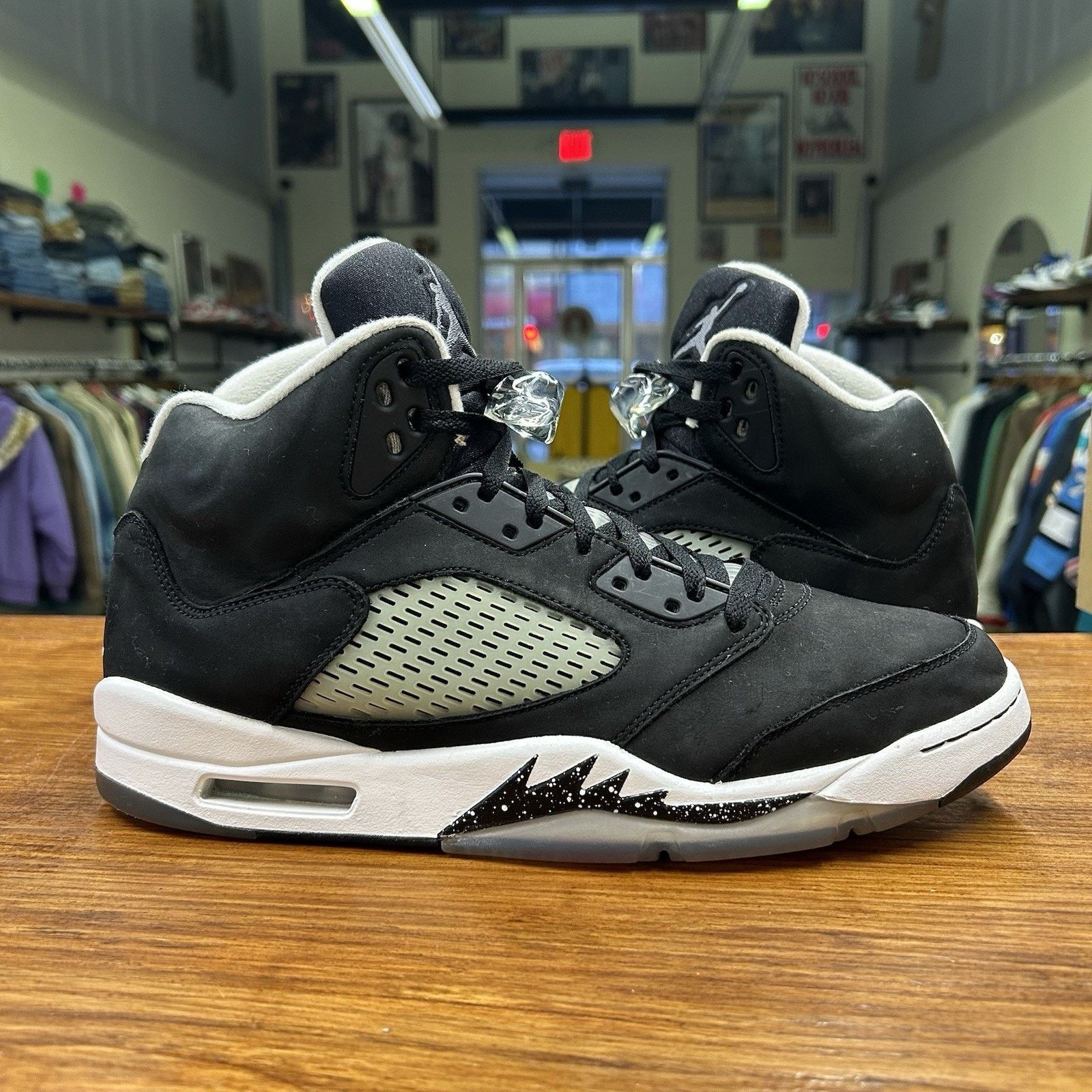 Size 8.5 - Jordan 12 Retro Playoff OG BOX LIGHTLY USED Nike Air Jordan 12 Retro Playoff | eBay main image 3