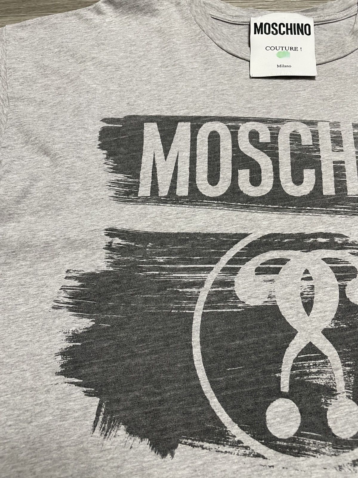 Moschino Vintage Moschino Milano Big Logo Gray T-Shirt Size US XL / EU 56 / 4 - 5 Thumbnail