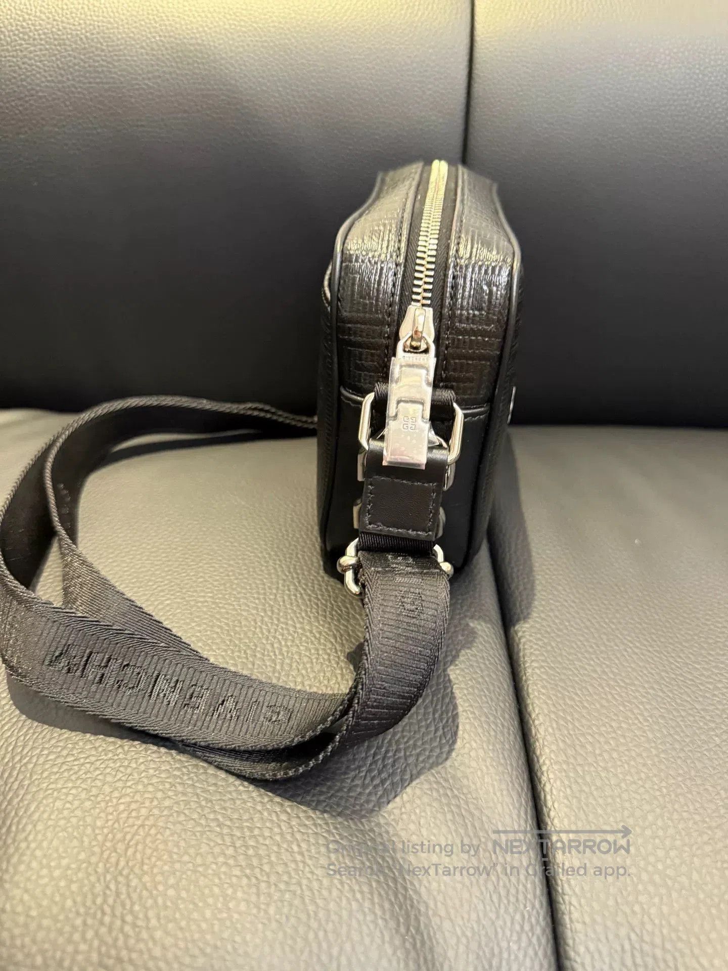Givenchy Givenchy Black White Camera Bag. Size ONE SIZE - 5 Thumbnail