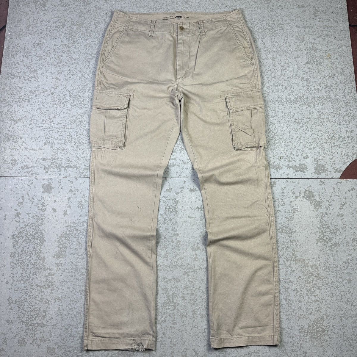 Old Navy Old Navy Multi Pocket Cargo Pant Size US 36 / EU 52 - 1 Thumbnail