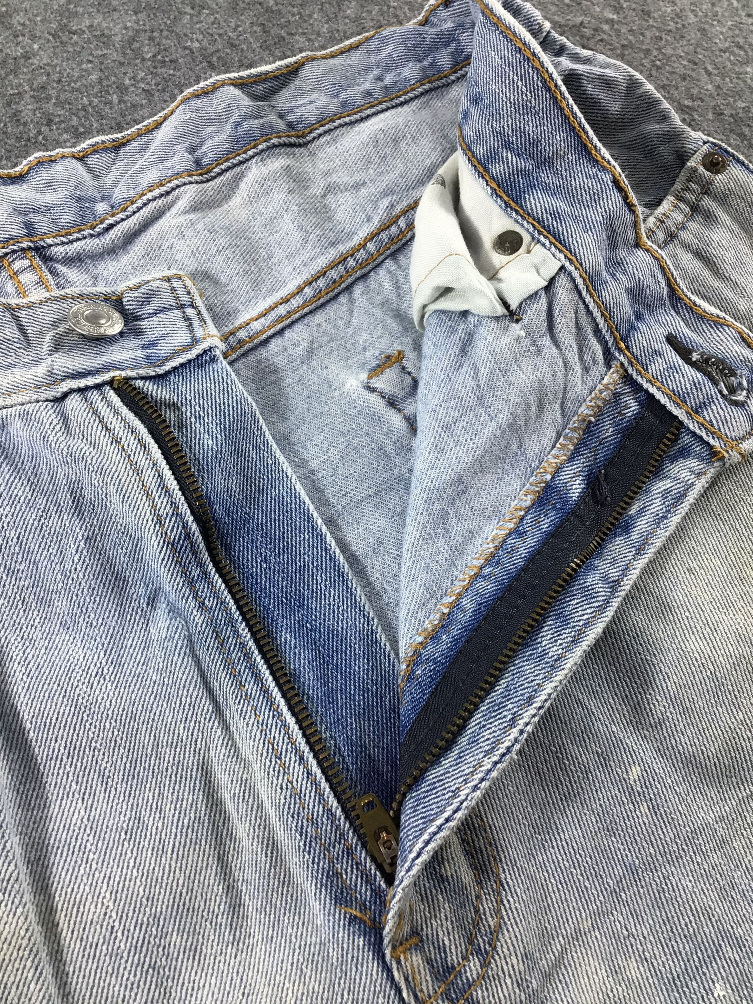 Levi's Vintage Levis 550 Jeans Dirty Faded Blue Denim -J543 Size US 36 / EU 52 - 7 Thumbnail