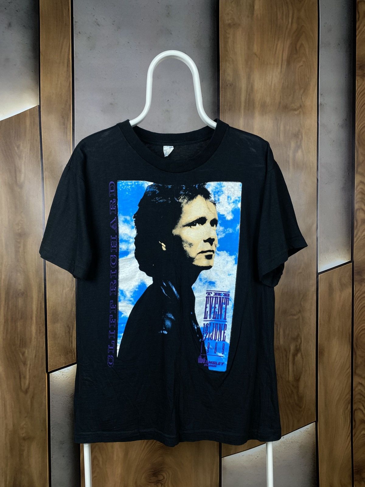 Band Tees 🎸Vintage 1989 T-Shirt Cliff Richard The Shadows Rock Band🎸 Size US L / EU 52-54 / 3 - 1 Thumbnail