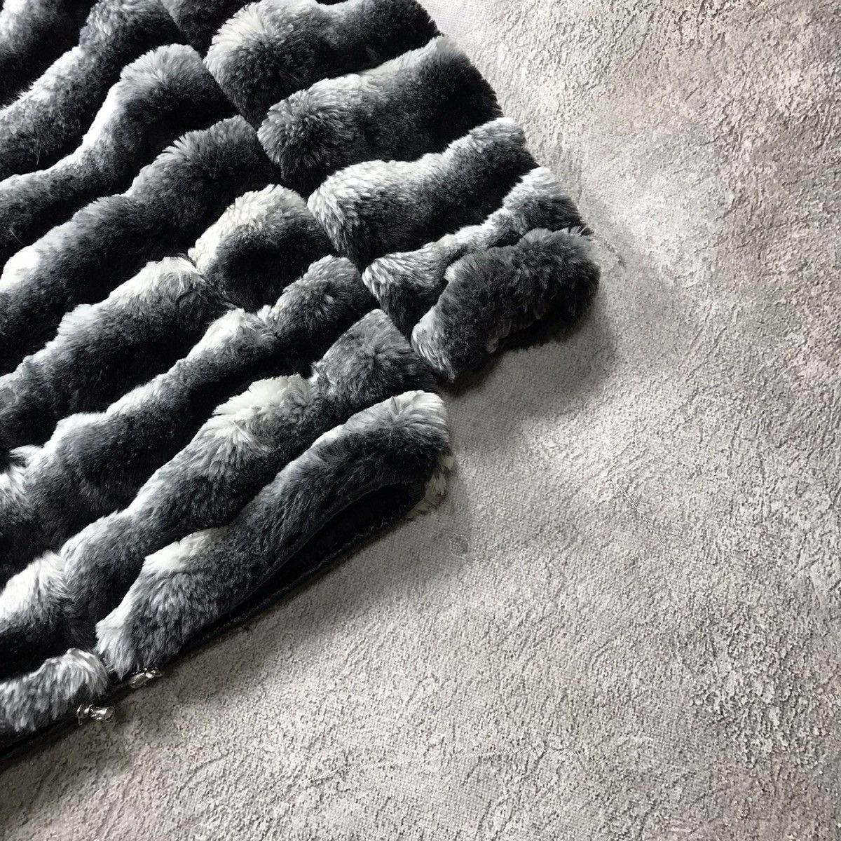 Vintage Vintage Striped Fur Puffer Jacket Japanese Streetwear Logo L Size L / US 10 / IT 46 - 5 Thumbnail