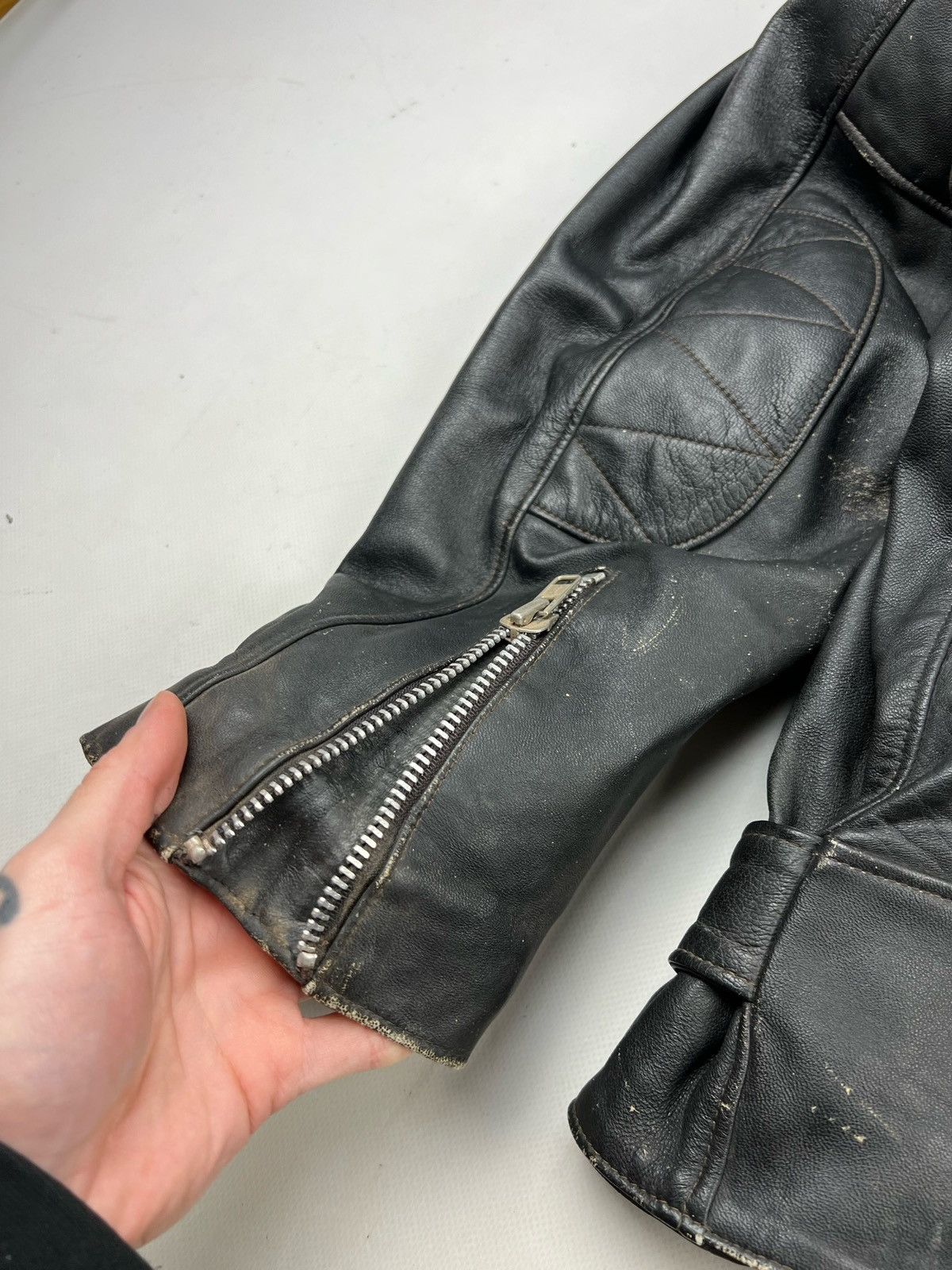 Vintage Vintage Perfecto Leather Jacket Distressed Size US XL / EU 56 / 4 - 16 Thumbnail