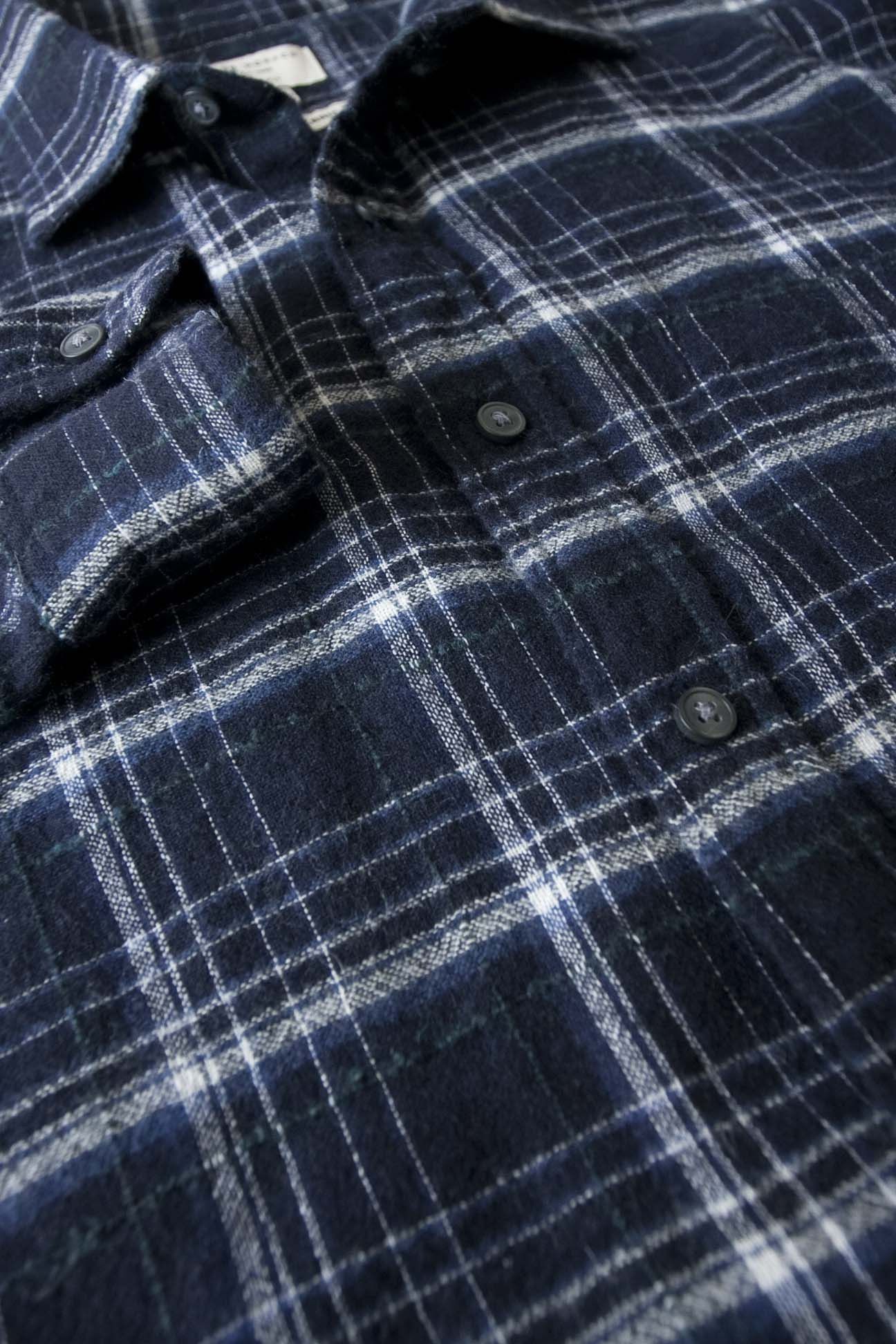 Club Monaco Club Monaco Shirt Flannel Size M/L Dark Blue Plaid 52% Wool Size US M / EU 48-50 / 2 - 3 Thumbnail