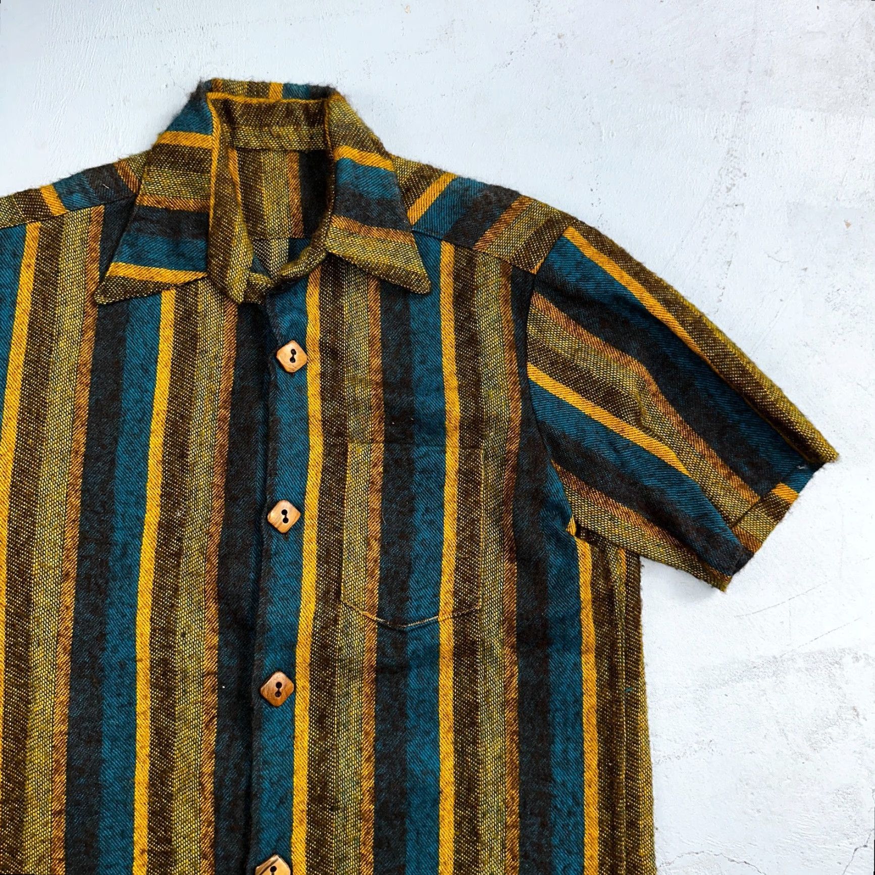 Vintage 1960s Wool Short Sleeve Striped Wood Button Down Shirt 60s 70s Rockabilly Mens L Blue Shirt Size US L / EU 52-54 / 3 - 2 Thumbnail