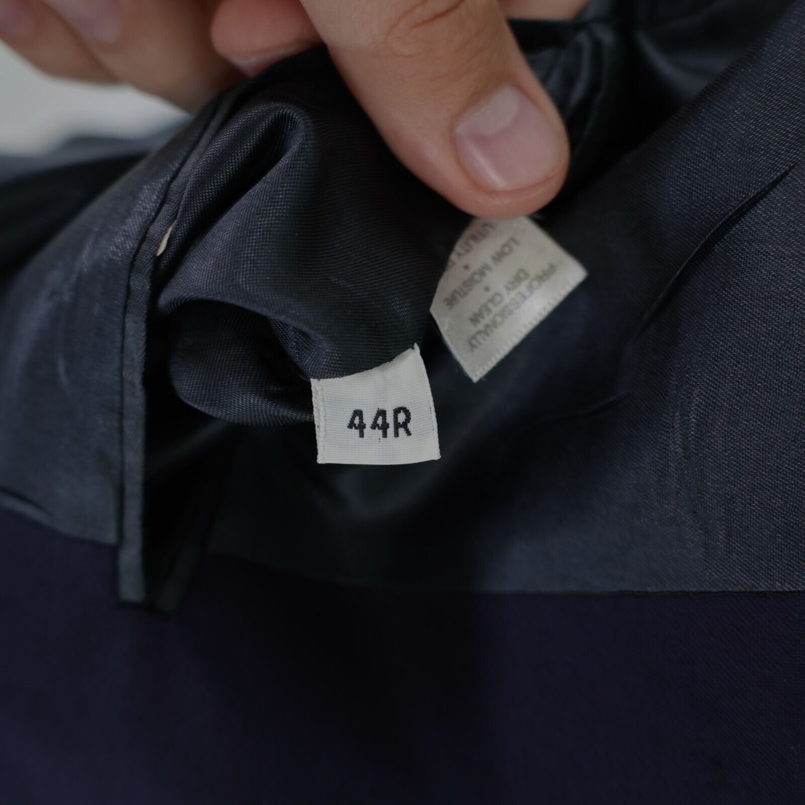Hart Schaffner Marx Hart Schaffner Marx Wool Blue 2 Gold Button Blazer 42R / Sli Size 42R - 10 Thumbnail