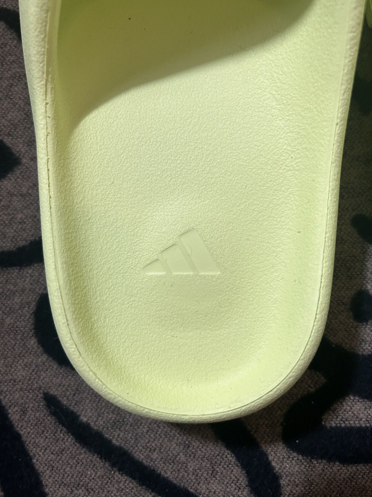 Adidas × Kanye West Adidas Yeezy Slide Glow Green Size US 10 / EU 43 - 4 Thumbnail