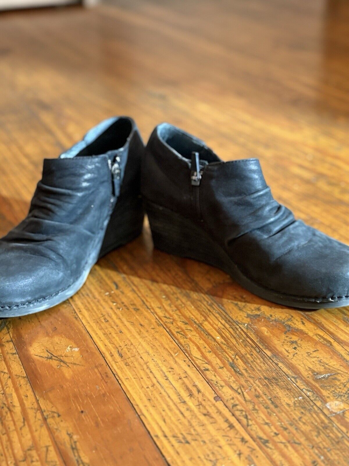 Dansko Dansko Suede Wedge Bootie 7.5 Size US 7.5 / IT 37.5 - 3 Thumbnail
