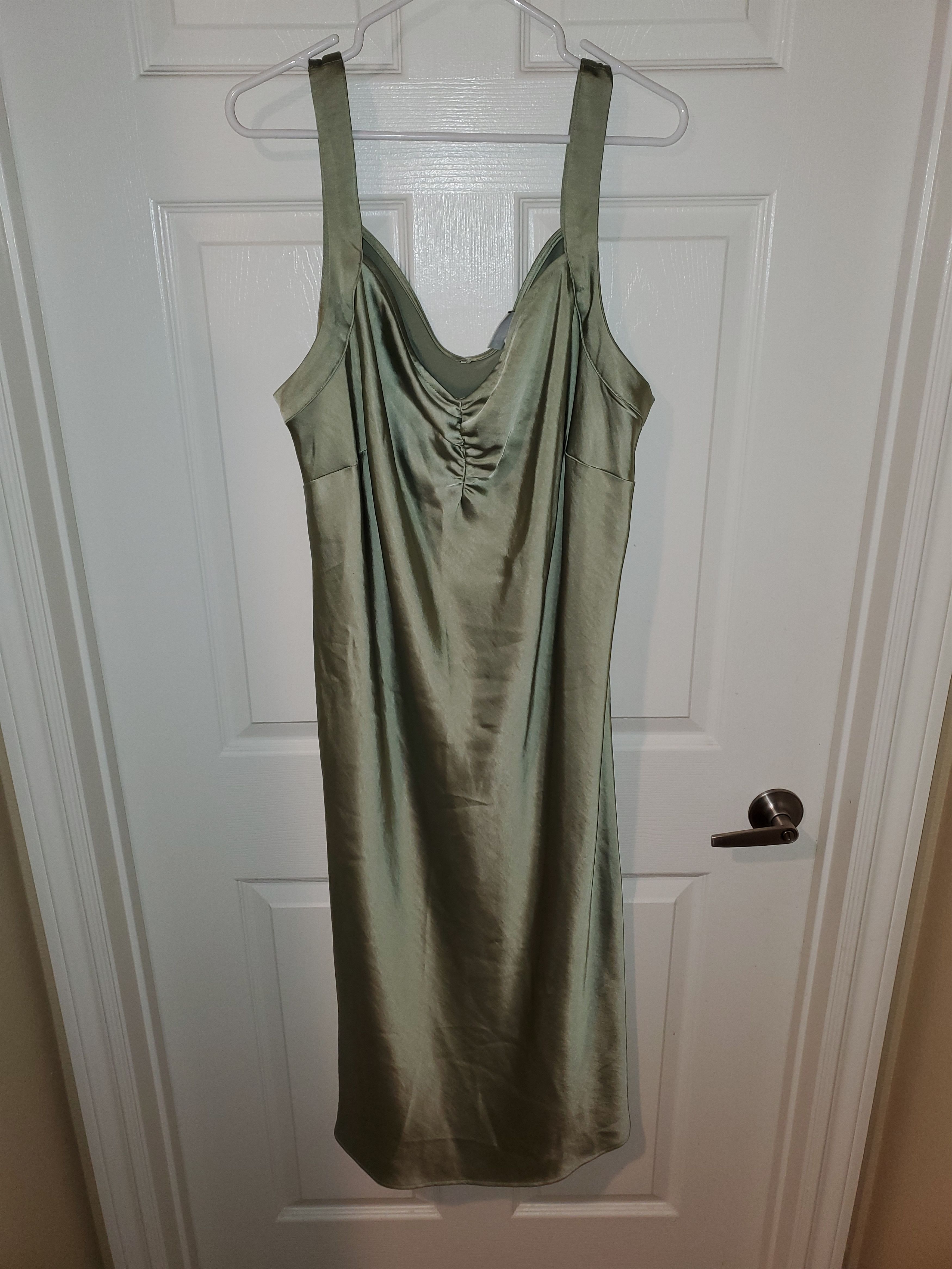 Other *NWT* Silky light green sage midi dress (2X) Size XXL / US 16-18 / IT 52-54 - 2 Thumbnail
