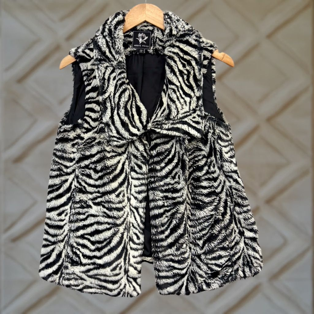 Vintage Abbie Mags Jacket Womens M Black Zebra Print Faux Fur Oversized Vest Statement Size Size M / US 6-8 / IT 42-44 - 1 Thumbnail