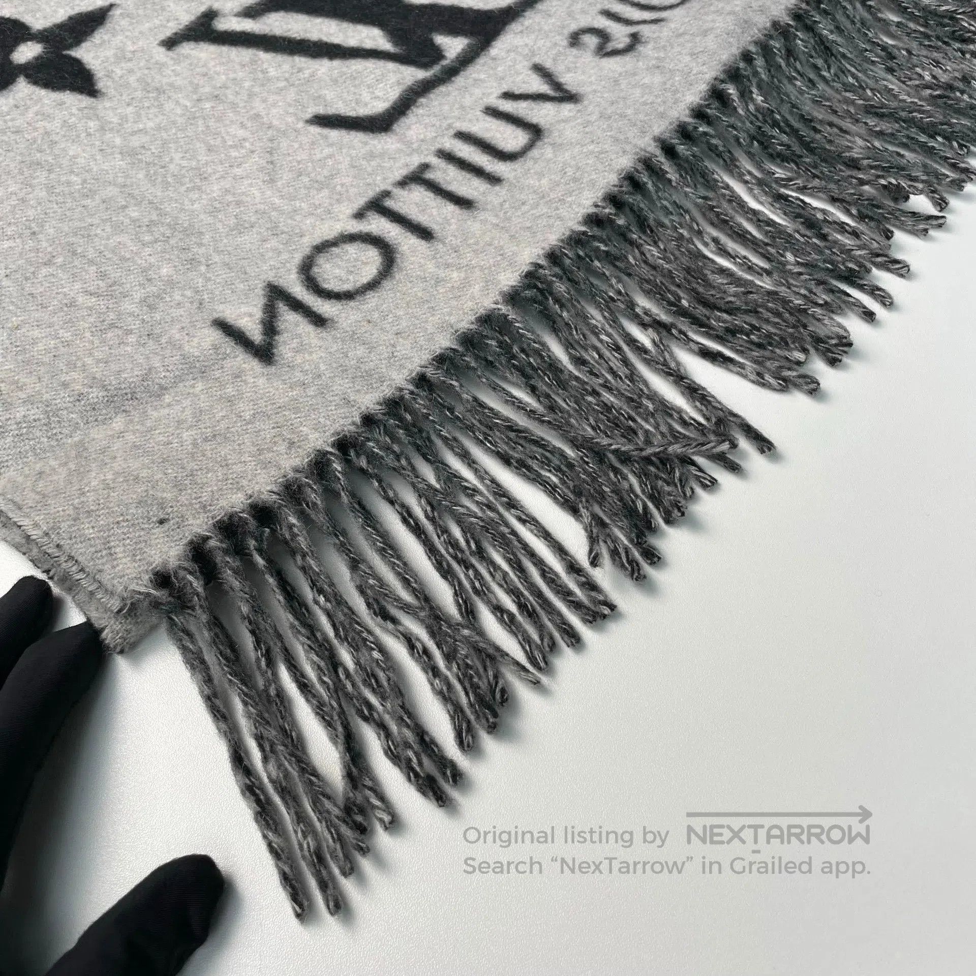 Louis Vuitton Louis Vuitton Black and Gray Printed Cashmere Double-sided Size ONE SIZE - 6 Thumbnail