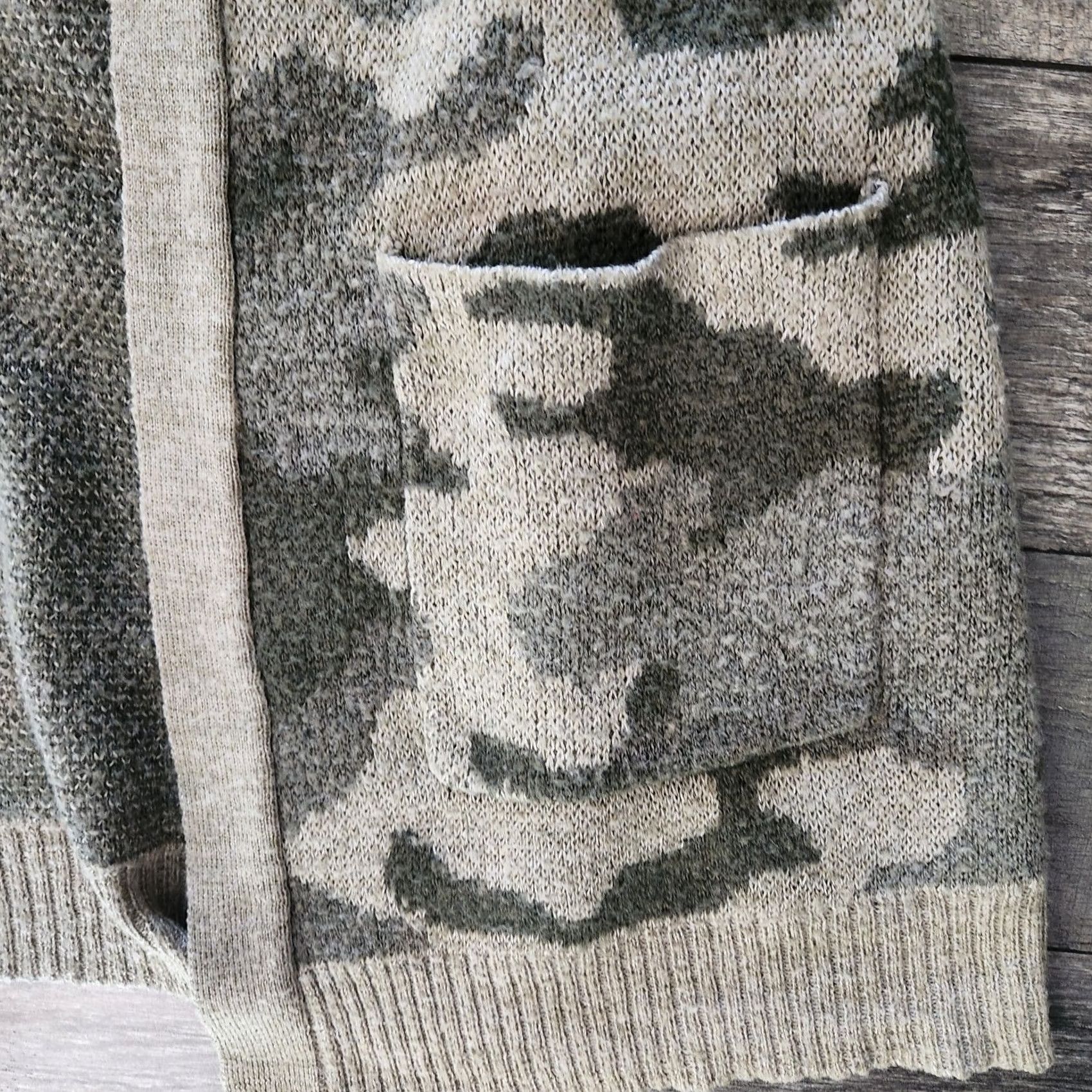 American Eagle Outfitters American Eagle Women’s Open Front Cardigan Size M Camo Cozy Pockets Sweater Knit Fall Autumn Womens Regular"} Size M / US 6-8 / IT 42-44 - 2 Thumbnail