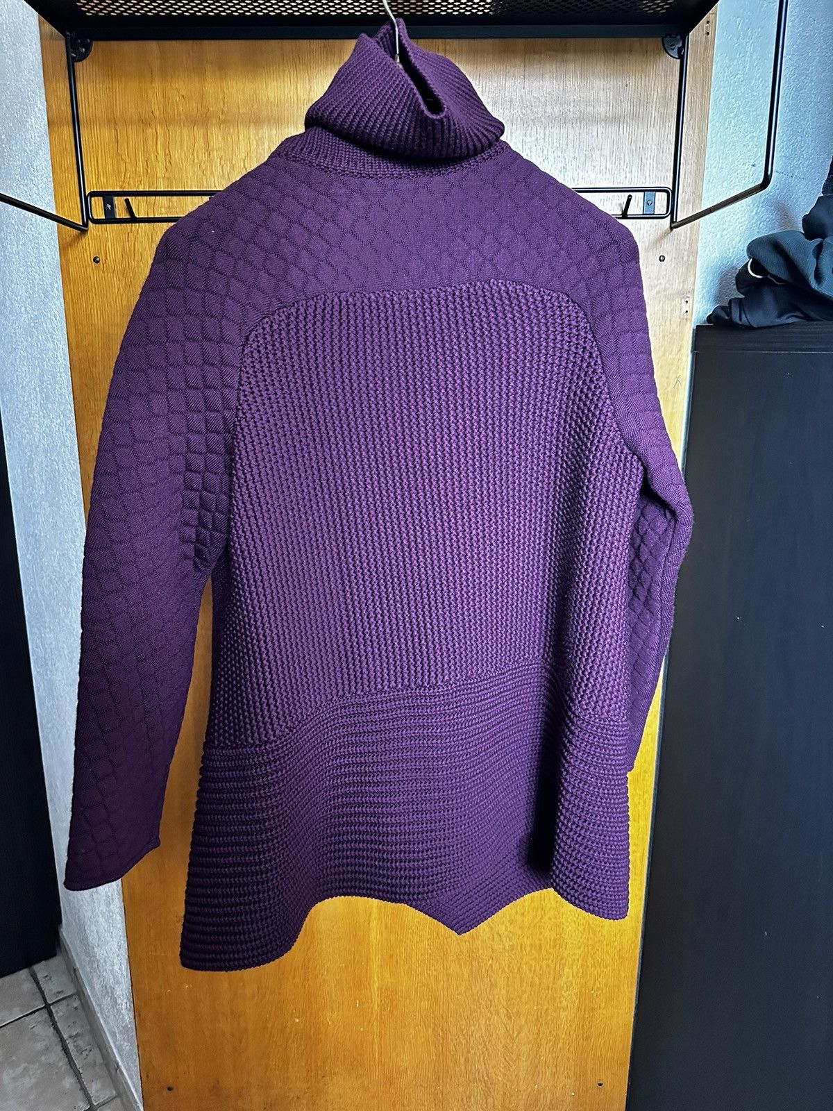Salvatore Ferragamo FERRAGAMO PURPLE KNIT SWEATER Size L / US 10 / IT 46 - 2 Thumbnail