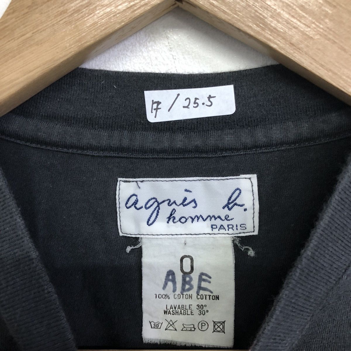 agnes b. Vintage Agnes.B Plain V Neck Tshirt Size US S / EU 44-46 / 1 - 8 Thumbnail