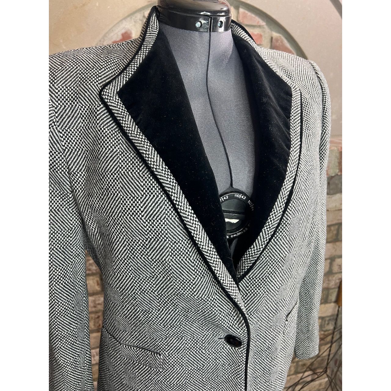 Vintage skirt Suit checked black white velvet lapels Size XL / US 12-14 / IT 48-50 - 7 Thumbnail