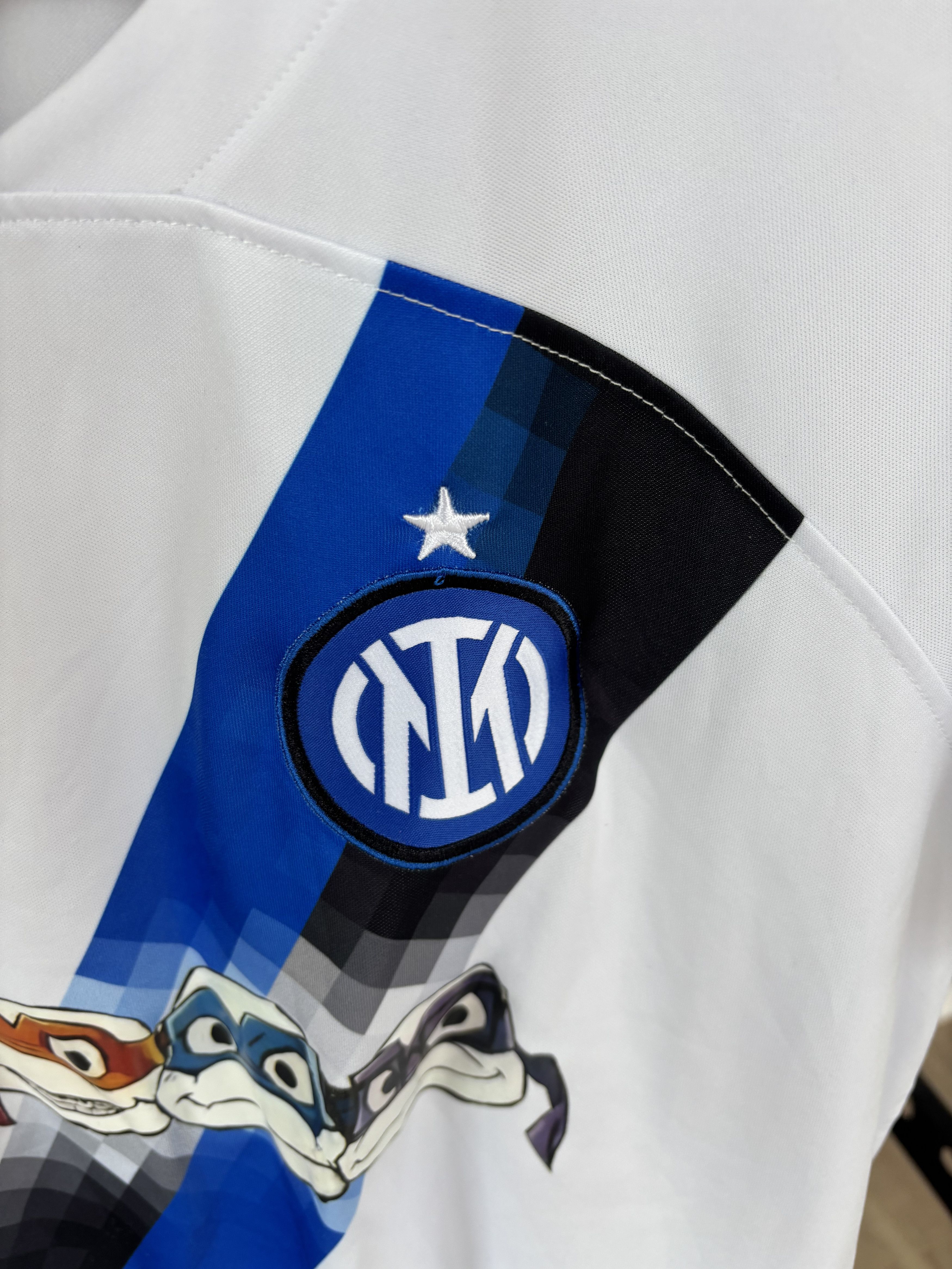 Nike Inter Milan Nike 2023/24 Special Edition Ninja Turtle Jersey Size US L / EU 52-54 / 3 - 2 Thumbnail