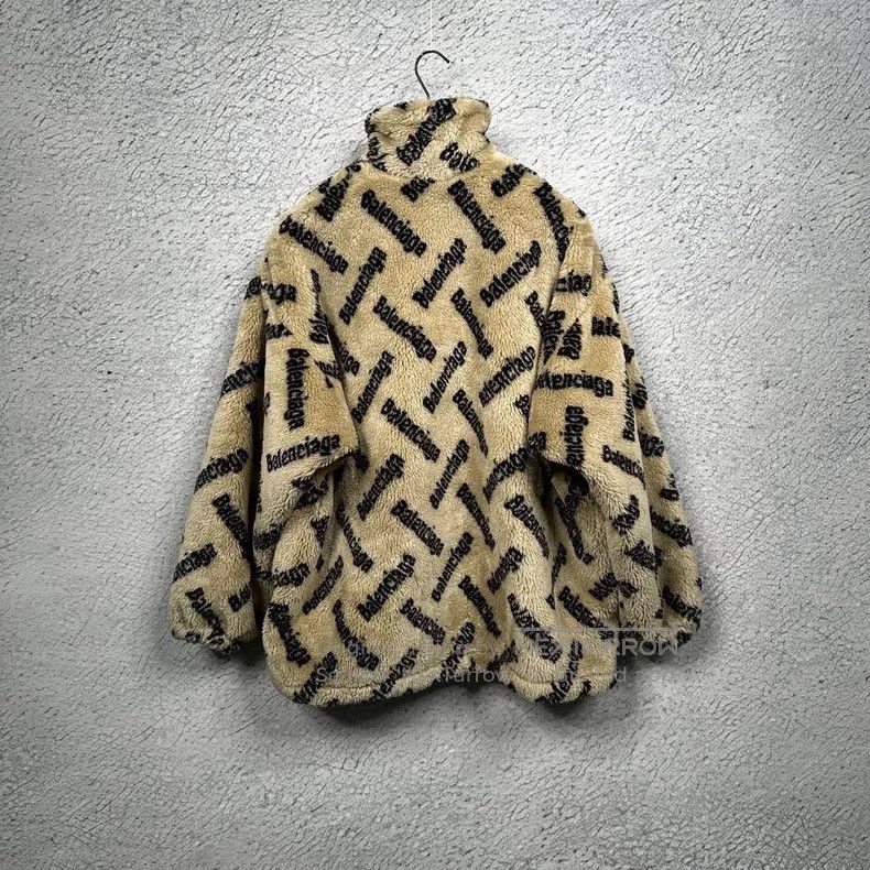Balenciaga Balenciaga Beige letter all-printed logo high-neck zip-up Size 4XL / US 24-26 - 2 Thumbnail