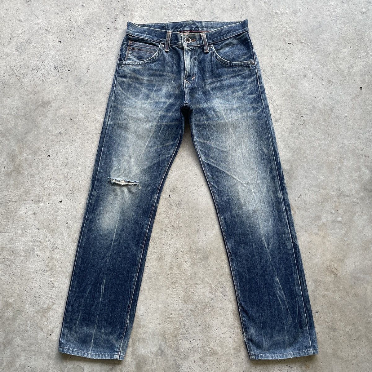 Edwin Vintage Edwin Distressed Jeans Faded Denim Pants W31 Size US 31 - 1 Thumbnail