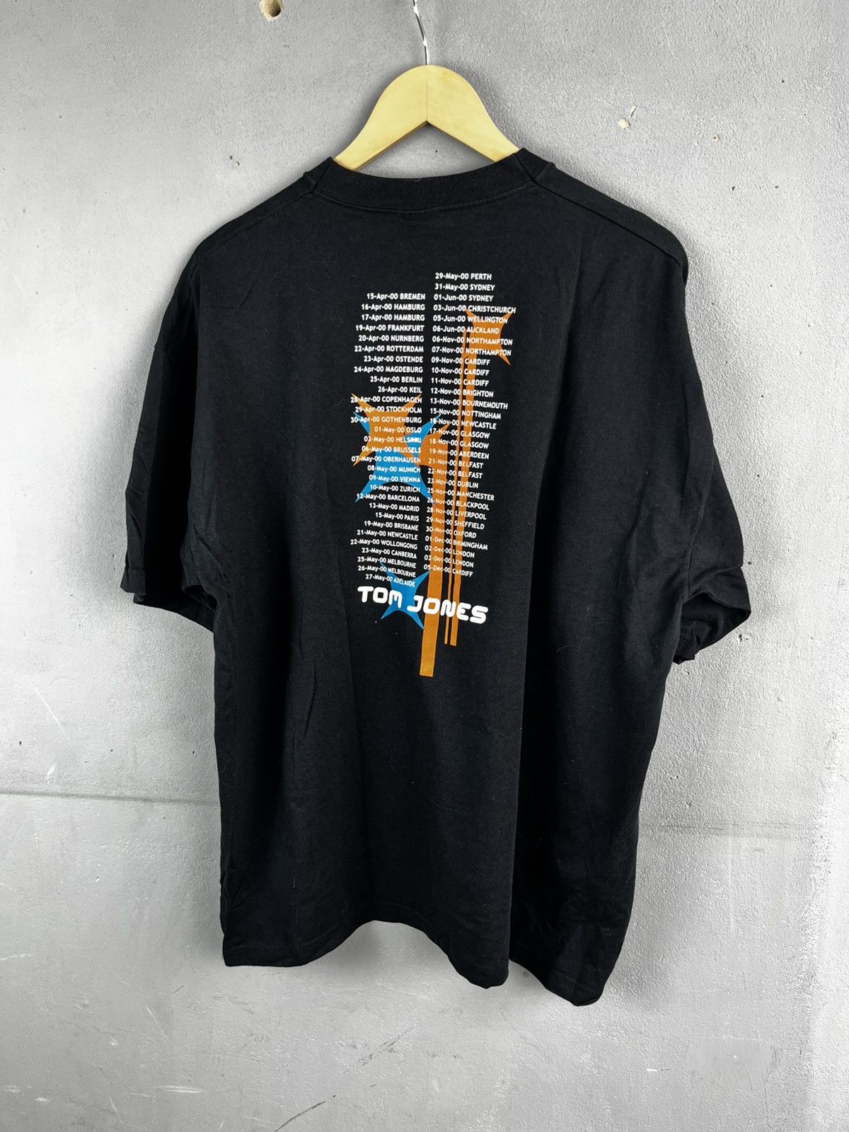 Band Tees Vintage Tom Jones 2000 European Australian Tour Size US XL / EU 56 / 4 - 7 Thumbnail