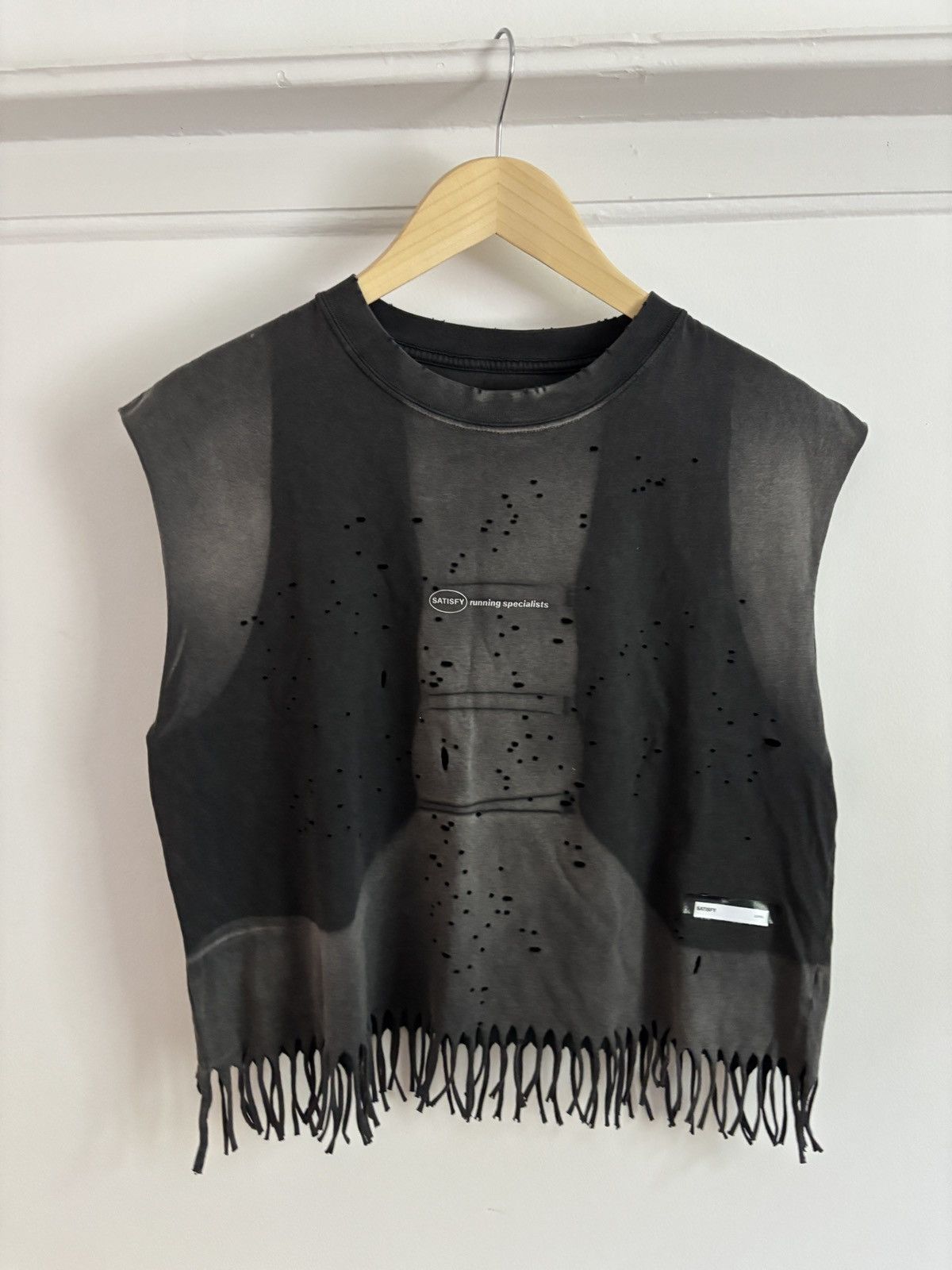 Satisfy Satisfy mothtech tassel cropped muscle t Size US M / EU 48-50 / 2 - 1 Thumbnail