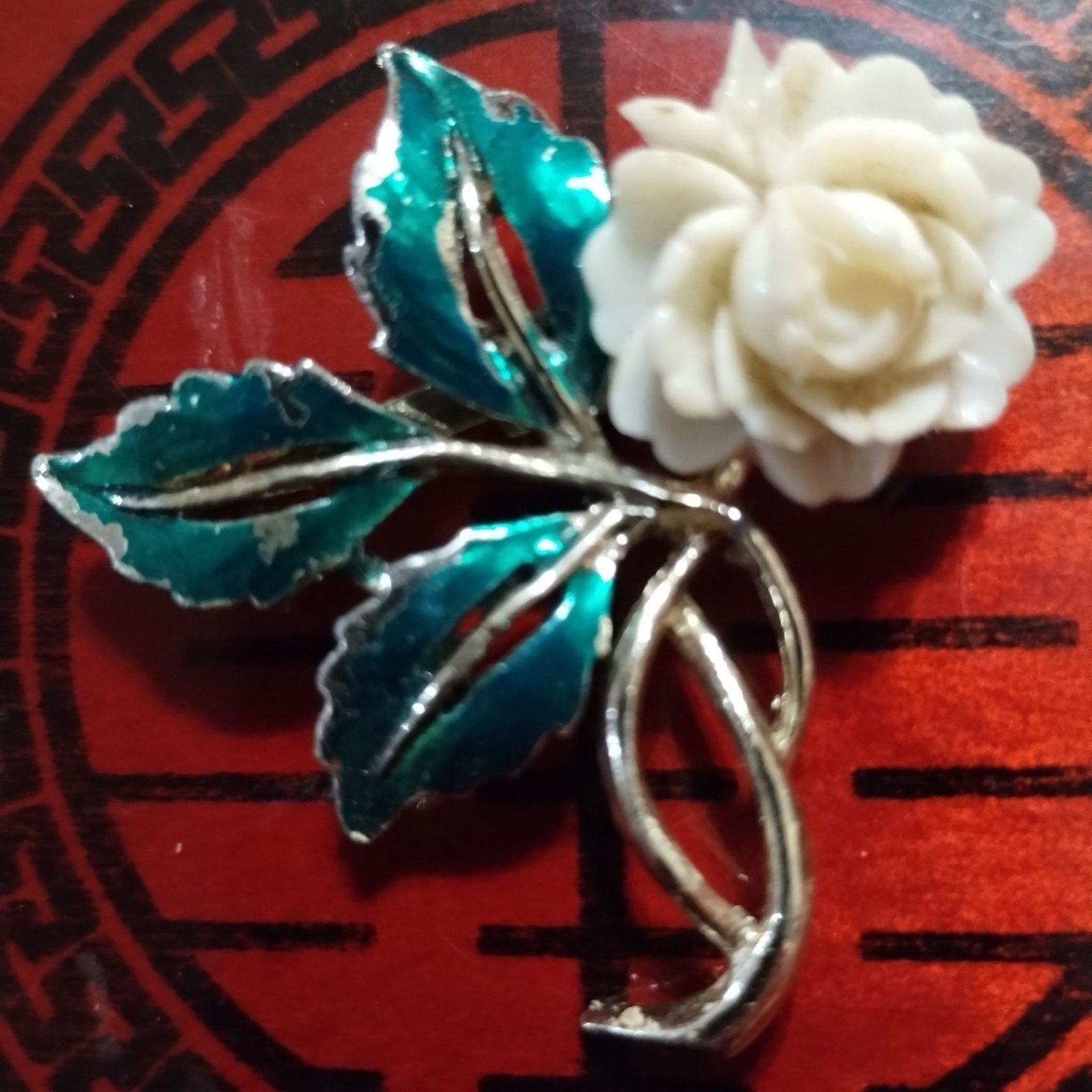 Vintage Old vintage estate celluloid white rose Brooch Size ONE SIZE - 1 Thumbnail