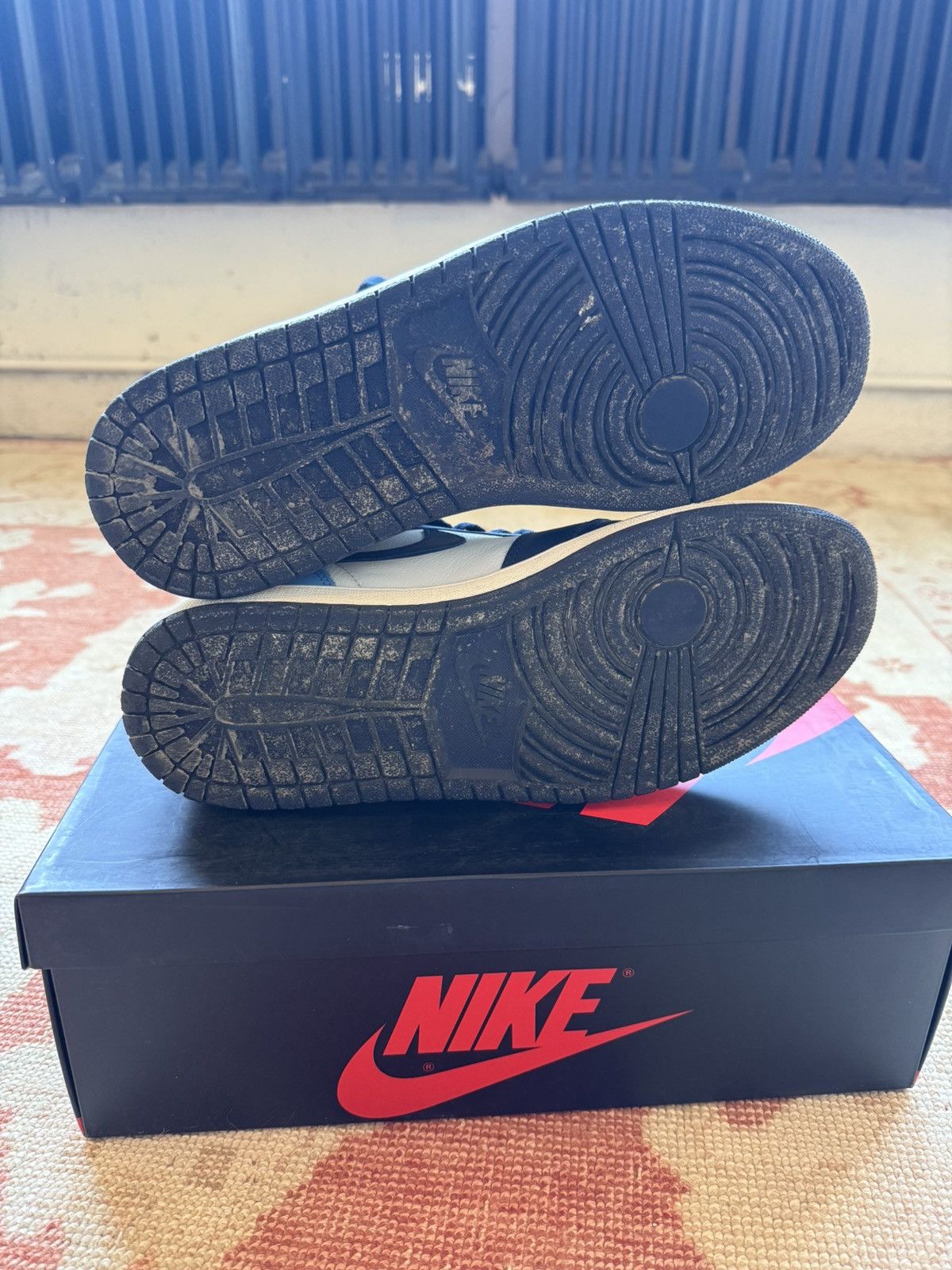 Jordan Brand Air Jordan 1 “Obsidian” 555088-140 Size US 11 / EU 44 - 5 Thumbnail