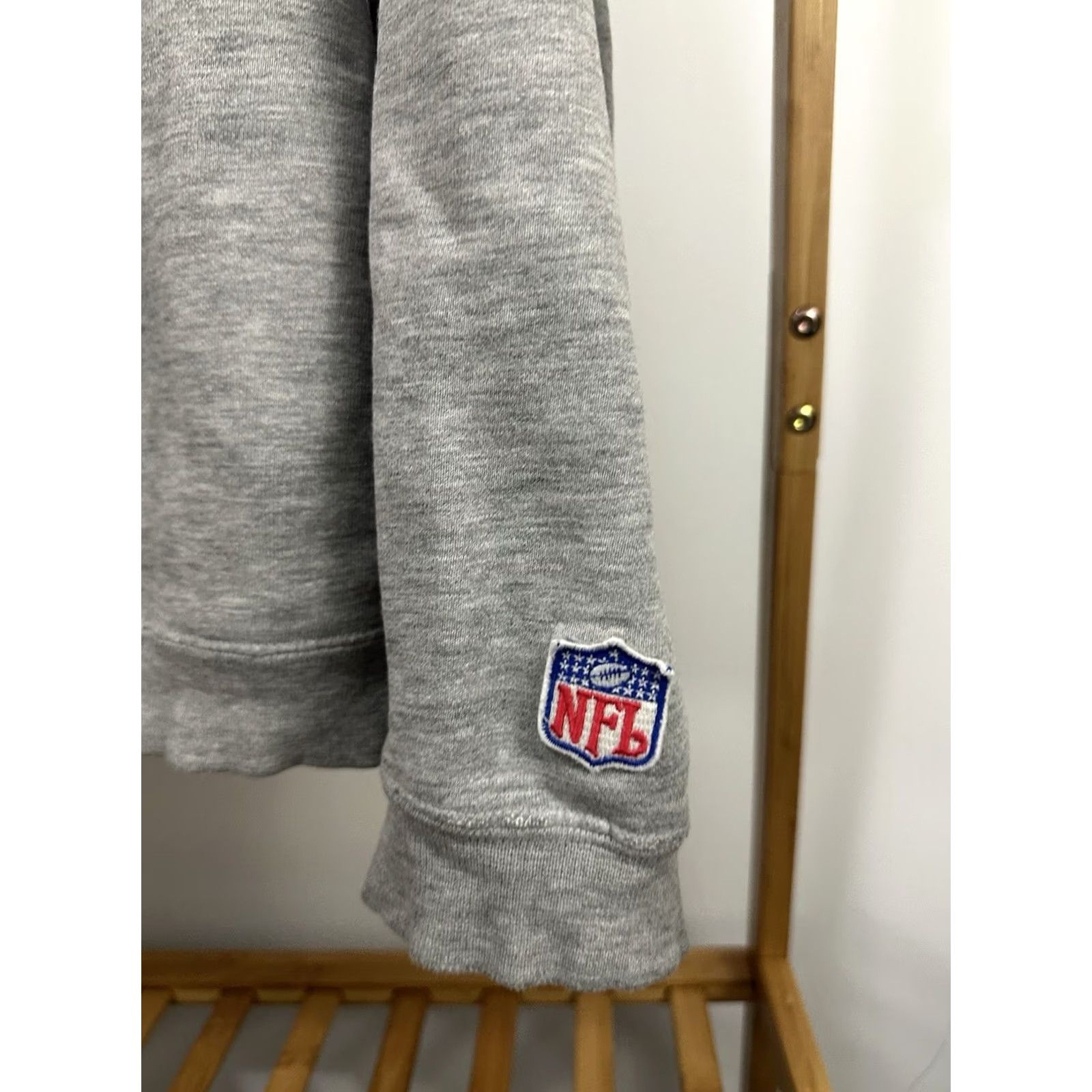 Reebok VTG Reebok Philadelphia Eagles NFL Thrashed Distressed Hoodie Sweatshirt L Men Gray Pullover Football Grunge NFL Mens Size US L / EU 52-54 / 3 - 7 Thumbnail