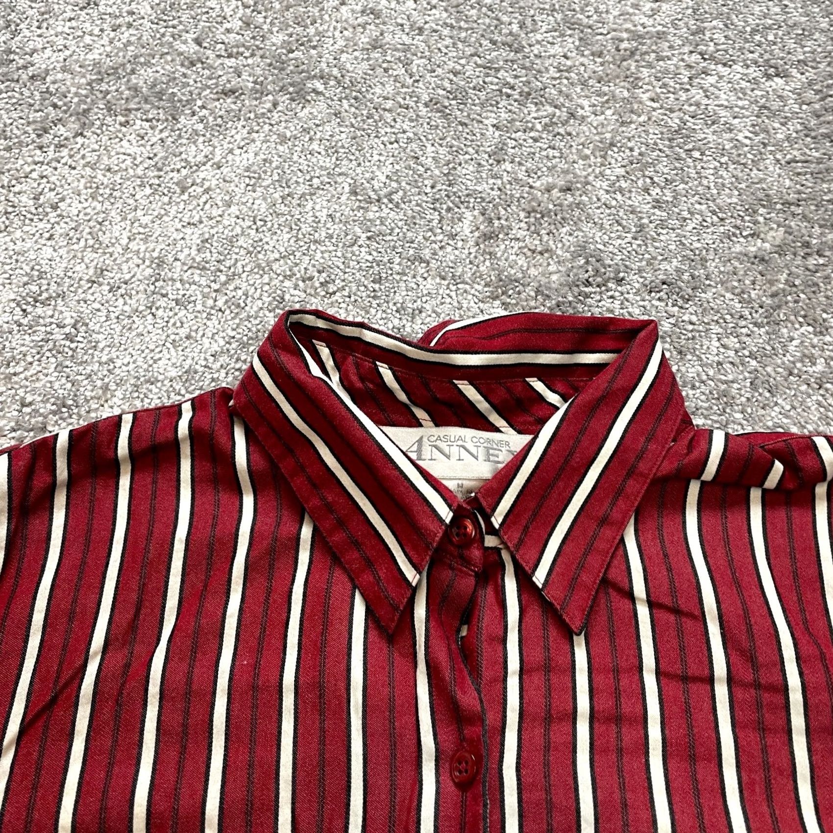 Vintage VINTAGE? No—[Original does not indicate vintage] Title: Casual Corner Annex Button Up Blouse Top Womens Medium Red Striped Long Sleeve Size M / US 6-8 / IT 42-44 - 2 Thumbnail