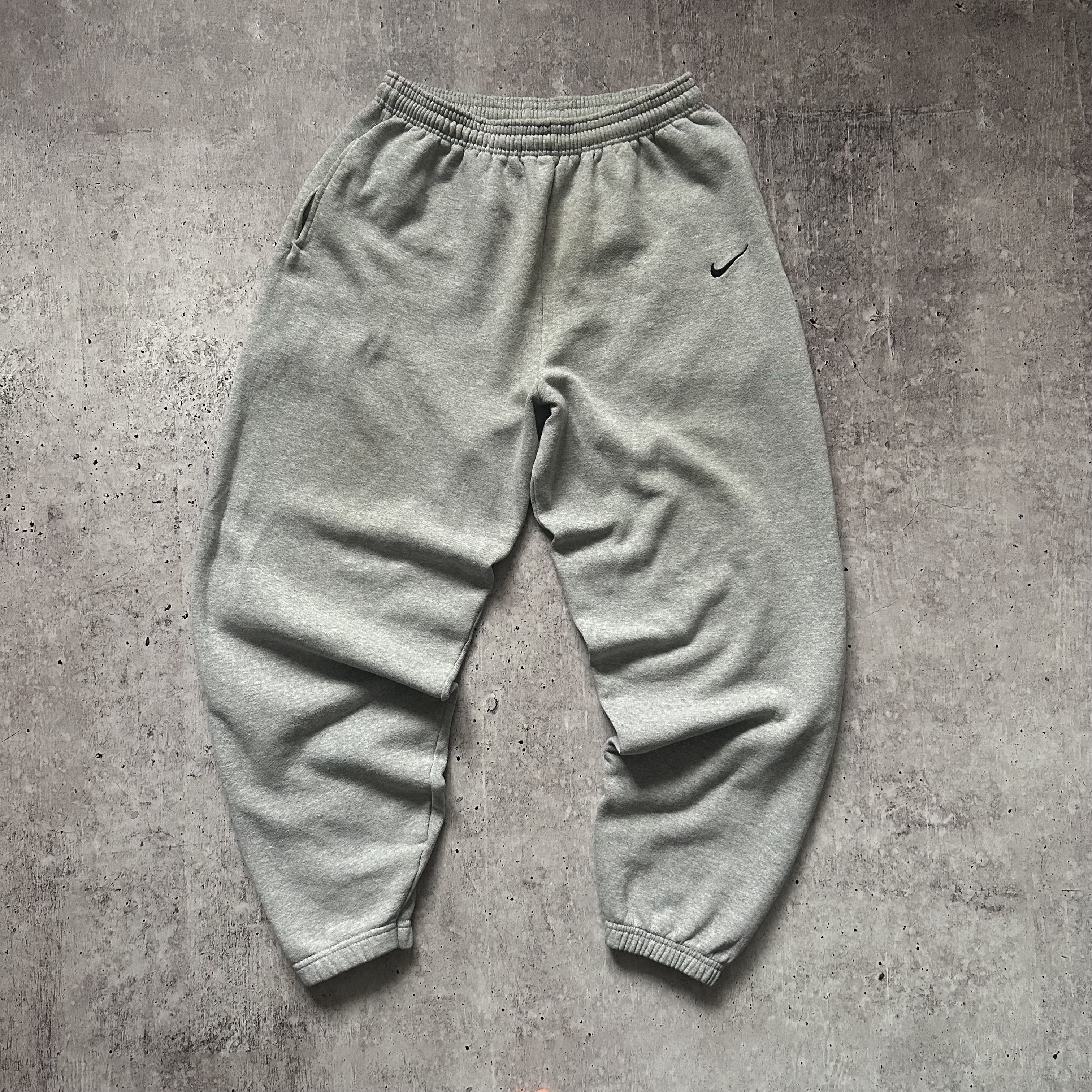 Nike Rare Nike Classic 90s Baggy Sweatpants Black Swoosh Joggers Size US 34 / EU 50 - 2 Thumbnail