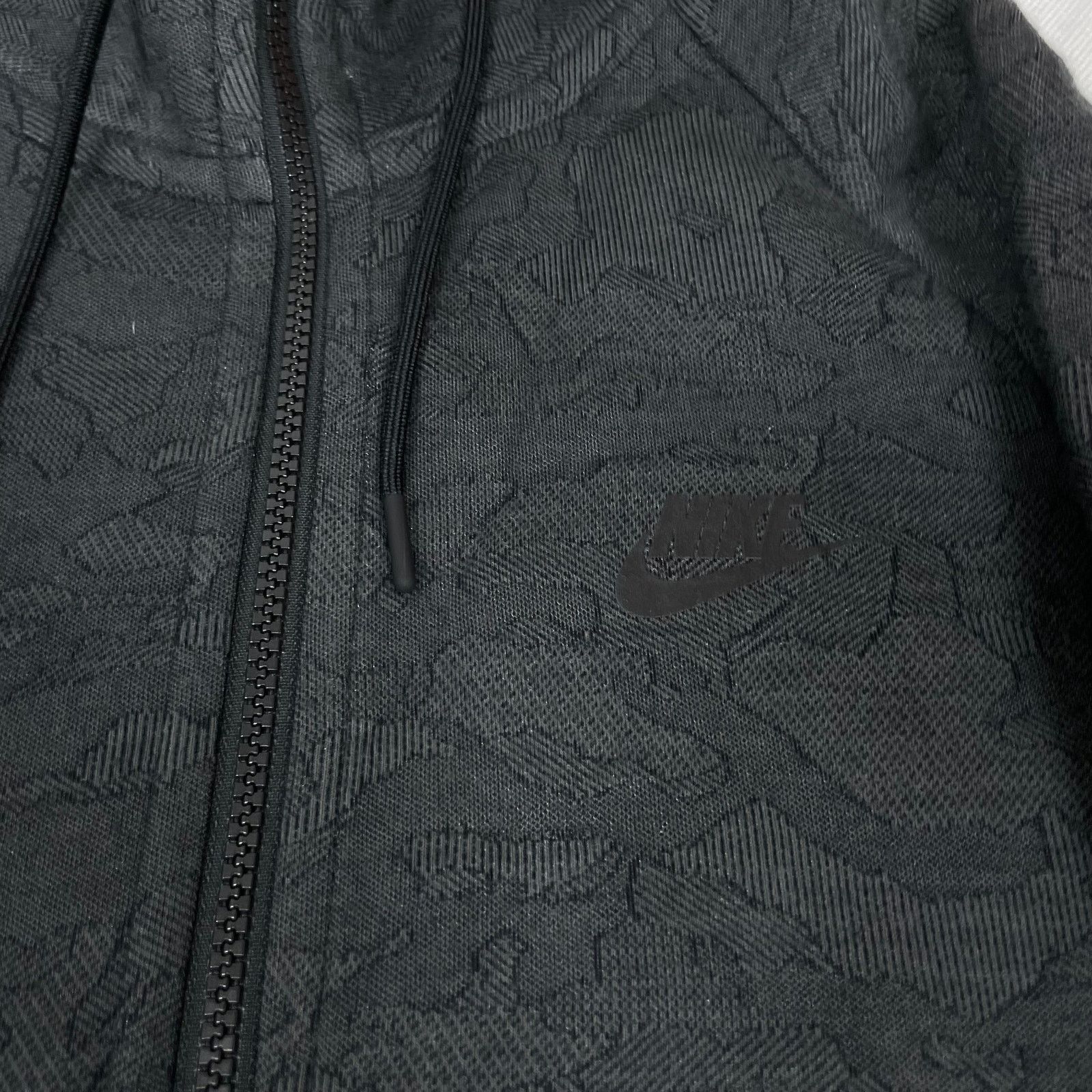 Nike Nike Tech Men Gray Cotton Long Sleeve Full Zip Hoodie Medium Size US M / EU 48-50 / 2 - 4 Thumbnail