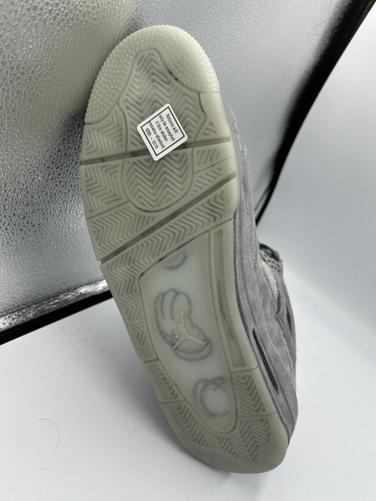 Jordan Brand × Kaws Jordan 4 x Kaws Size US 13 / EU 46 - 14 Thumbnail