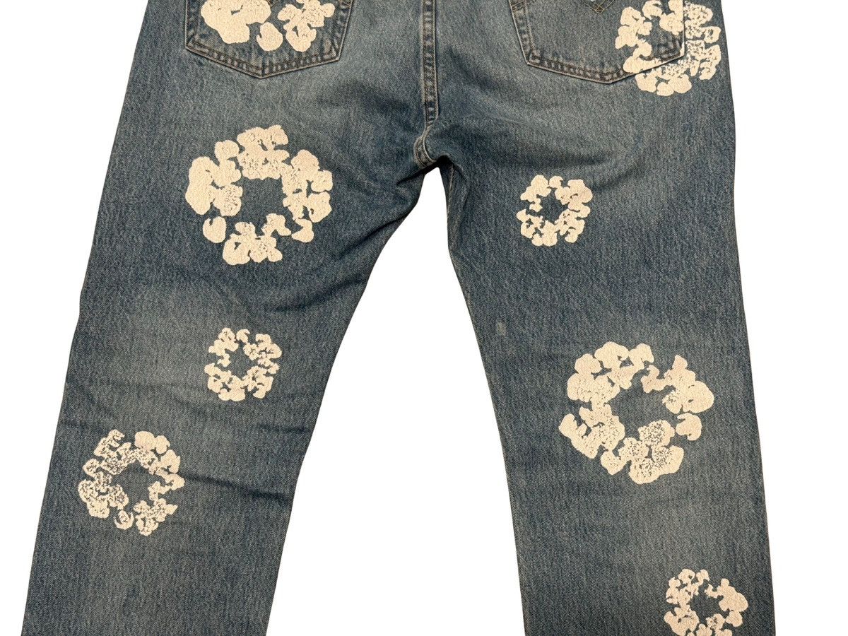 DENIM TEARS DENIM TEARS × Levi’s 501 “Cotton Wreath” Jeans - W34 L34 Size US 34 / EU 50 - 6 Thumbnail