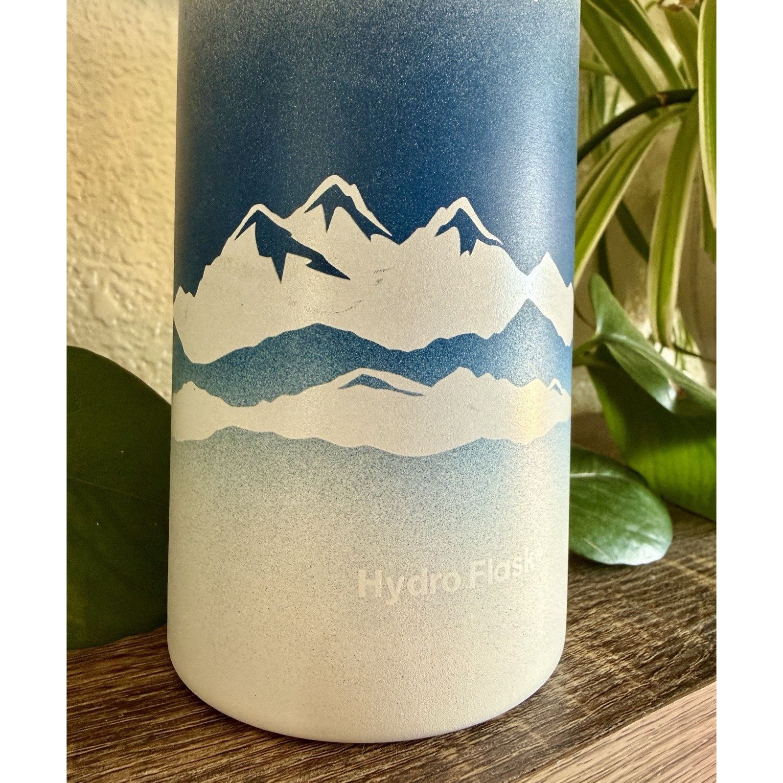 Other Hydro Flask 32 Oz Water Bottle Mountain Design, Stainless Size ONE SIZE - 4 Thumbnail