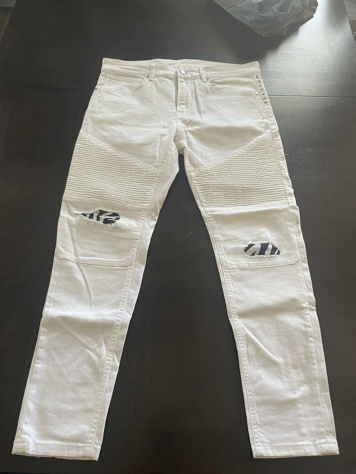 Zara Zara white distressed biker jeans with zebra prints Size US 32 / EU 48 - 2 Thumbnail