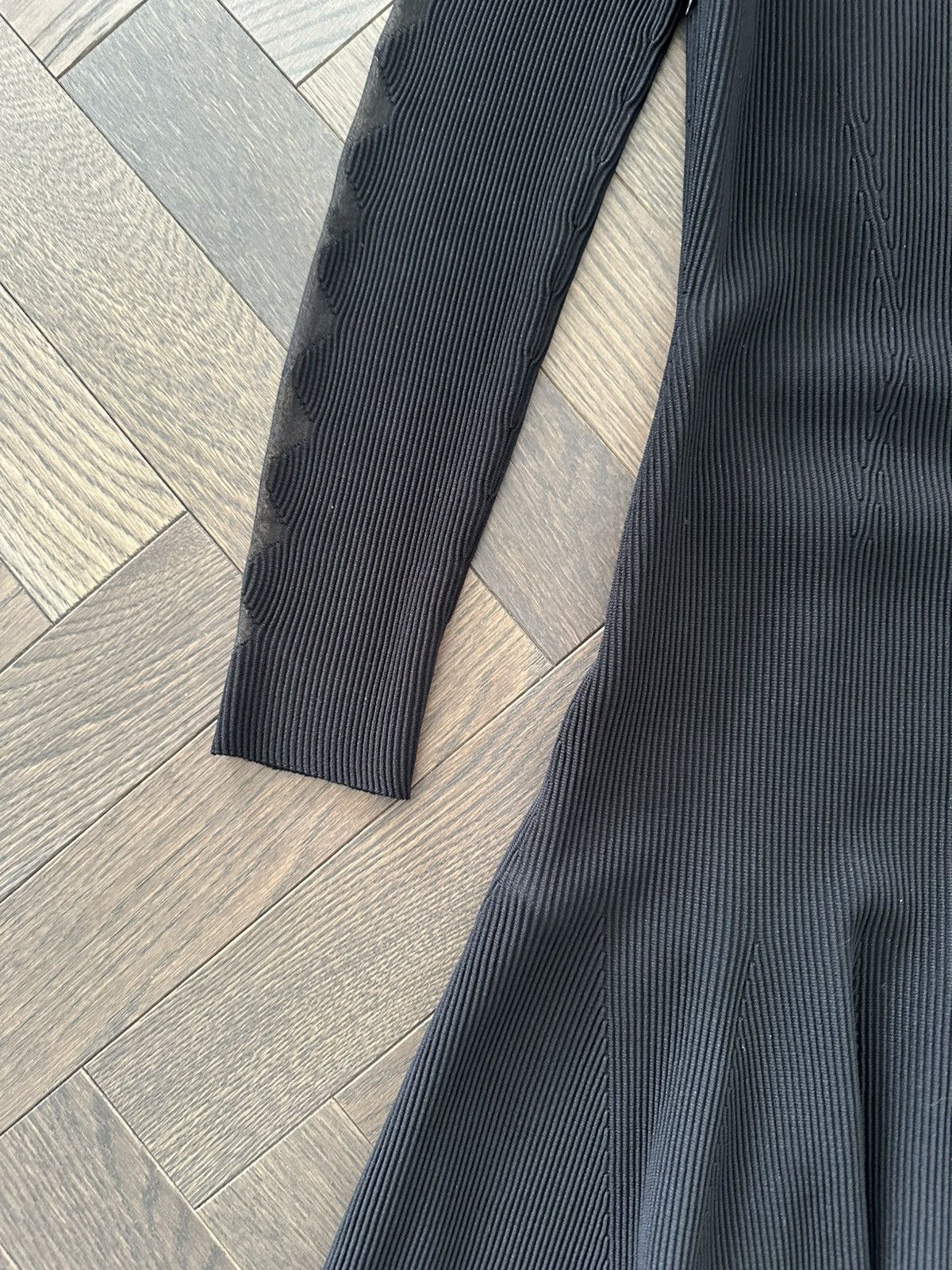 Alexander McQueen Alexander McQueen Black Fit and Flare Dress with lace Size L / US 10 / IT 46 - 8 Thumbnail