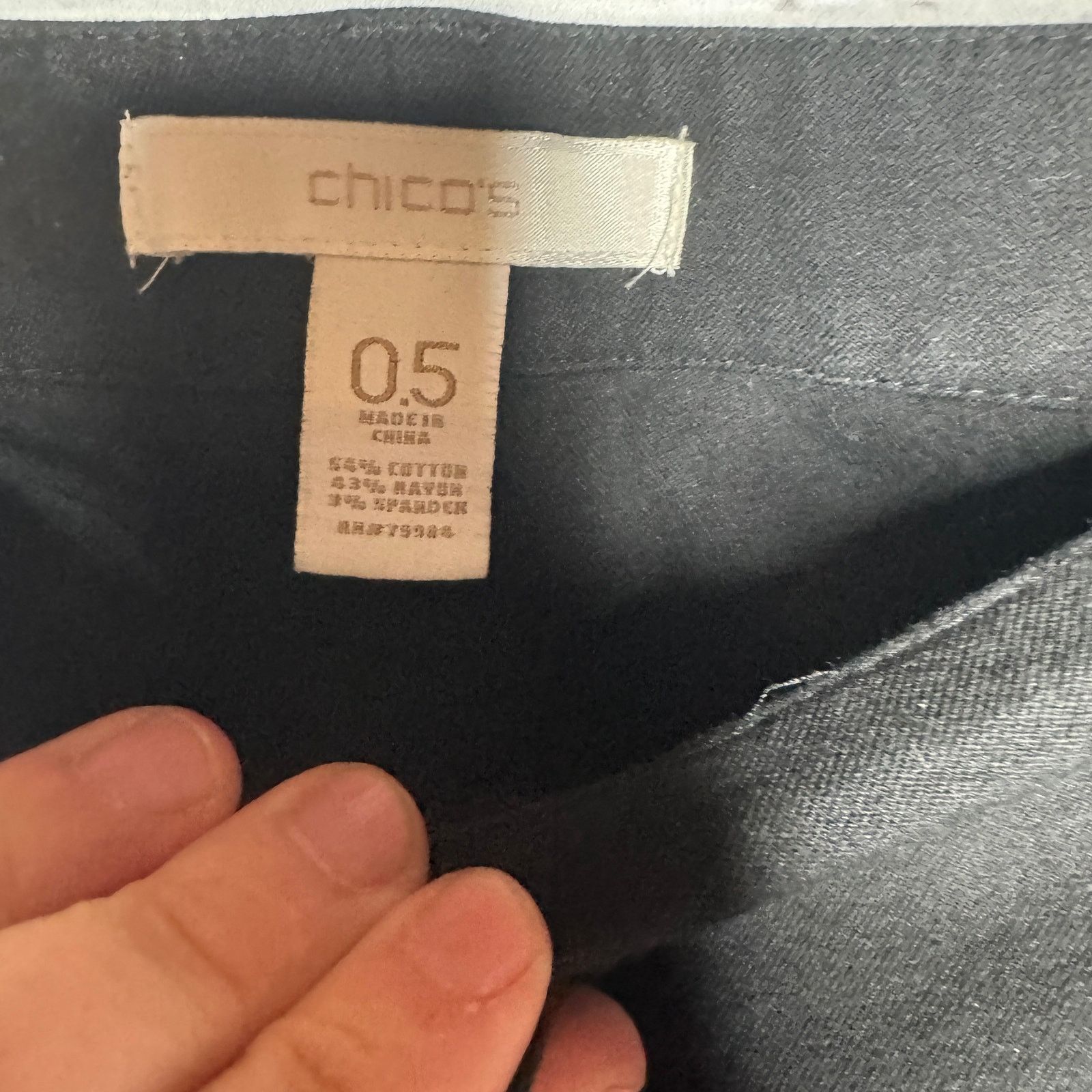 Chicos Chicos Black Stretch Straight Leg Denim Pants Sm Size 26" / US 2 / IT 38 - 2 Thumbnail
