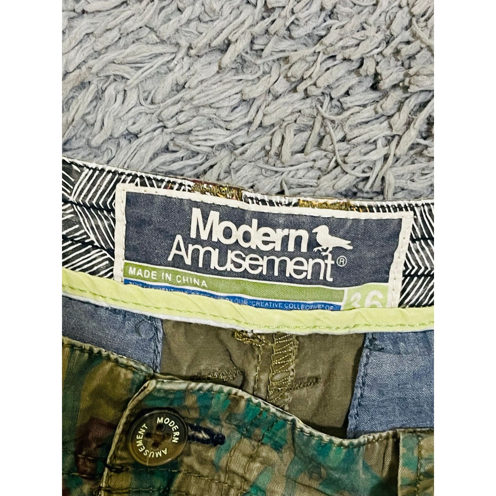Modern Amusement Modern Amusement Floral Shorts Size US 36 / EU 52 - 3 Thumbnail
