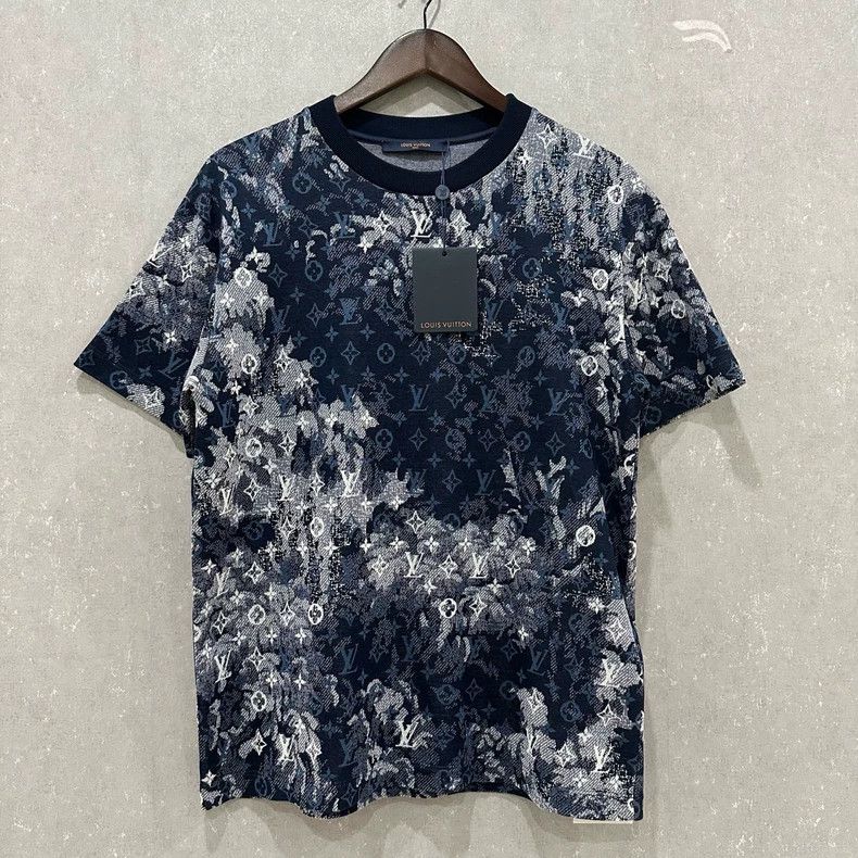 Louis Vuitton LOUIS VUITTON Tapestry full print short sleeve Size US S / EU 44-46 / 1 - 1 Thumbnail