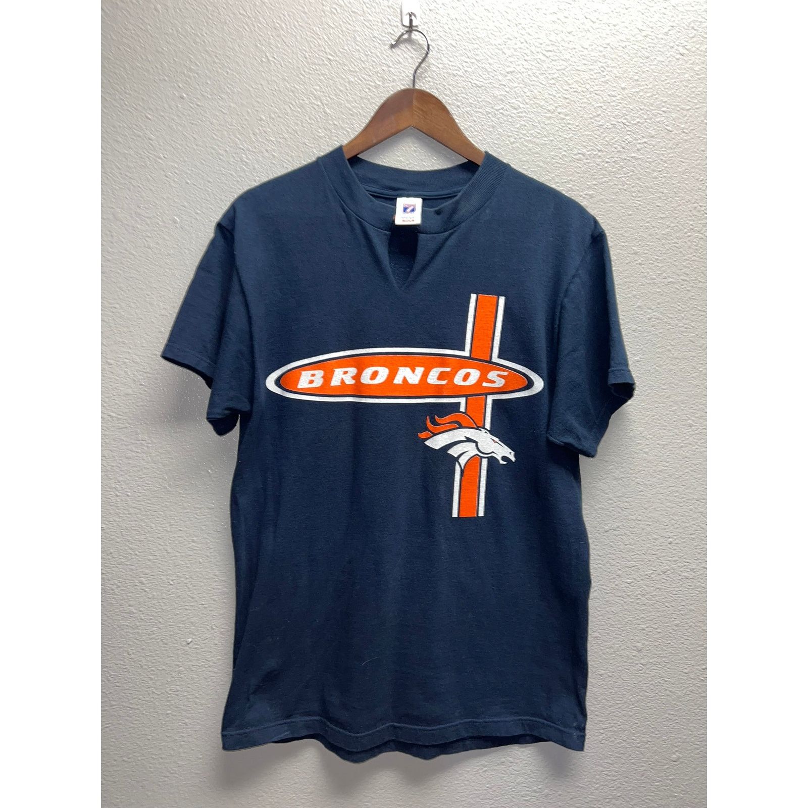Vintage Vintage Womens Denver Broncos Shirt Logo 7 Cut Neck NFL VTG Size M / US 6-8 / IT 42-44 - 1 Thumbnail
