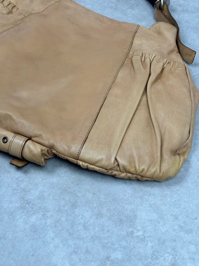 Yves Saint Laurent 2000s Yves Saint Laurent Tan Horn Muse Hobo Leather Bag Size ONE SIZE - 8 Thumbnail