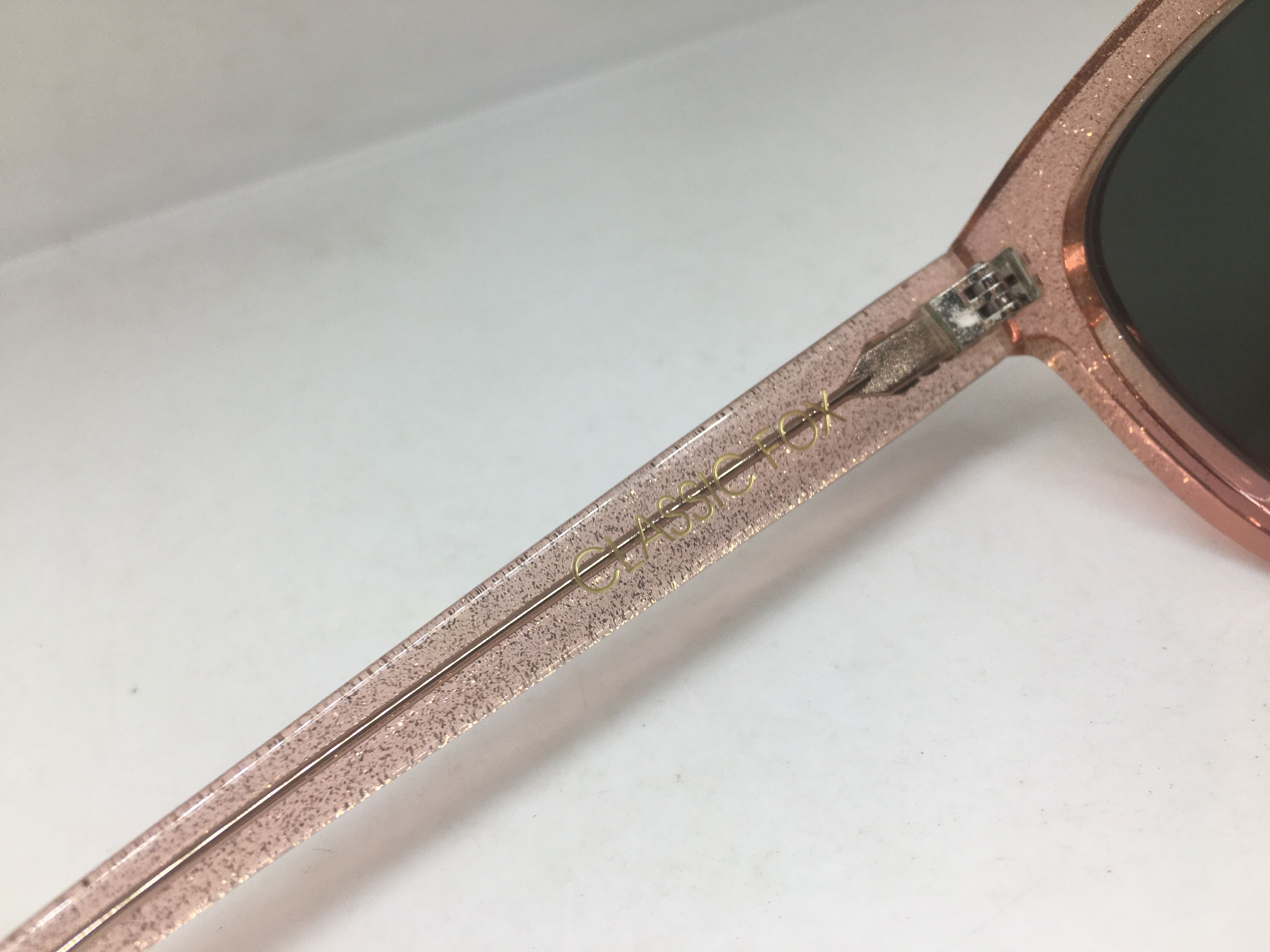 Wildfox Wildfox Classic Fox Pink Keyhole Bridge Sunglasses Frame Size ONE SIZE - 6 Thumbnail